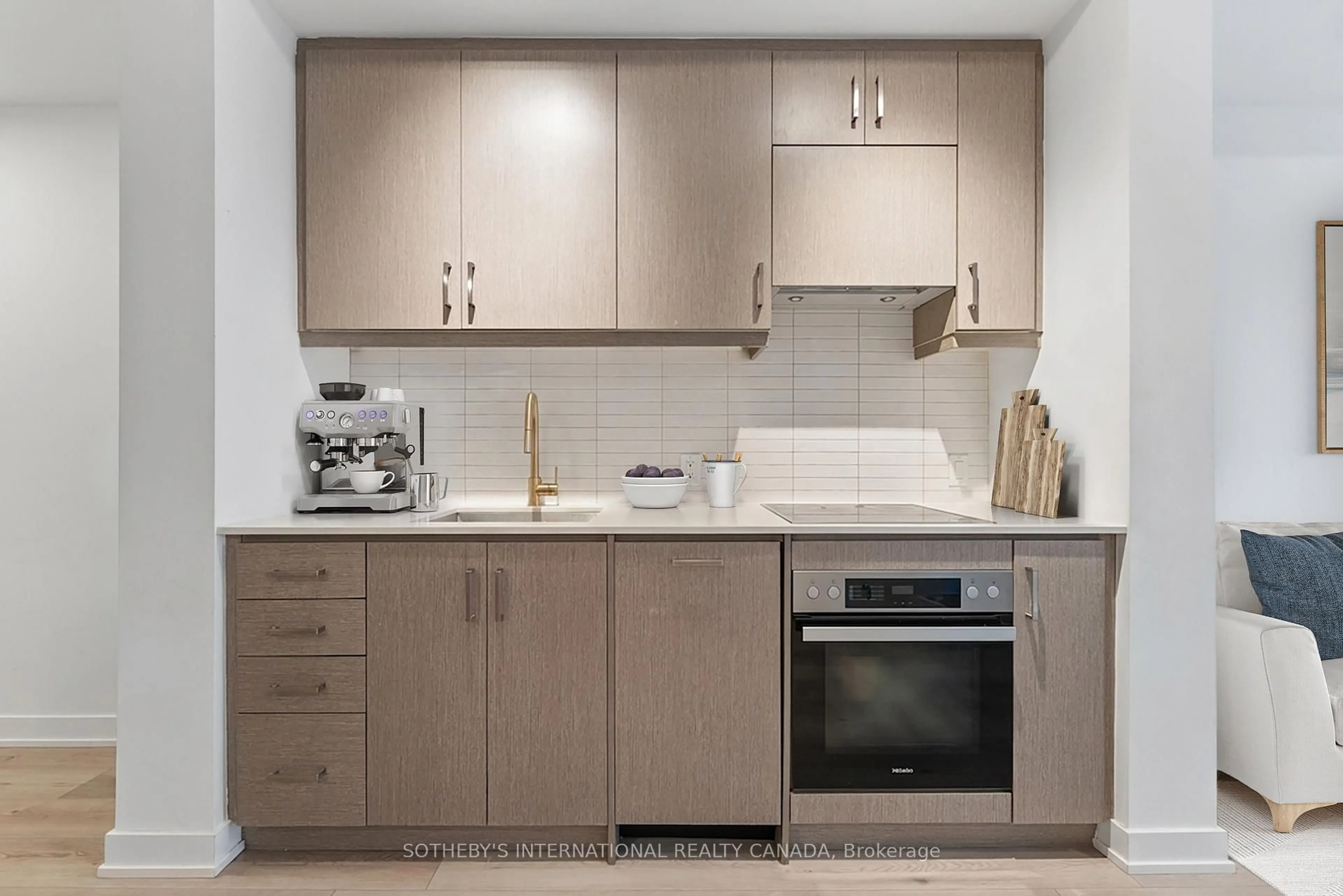 Standard kitchen, unknown for 9 Tecumseth St #427, Toronto Ontario M5V 0S5
