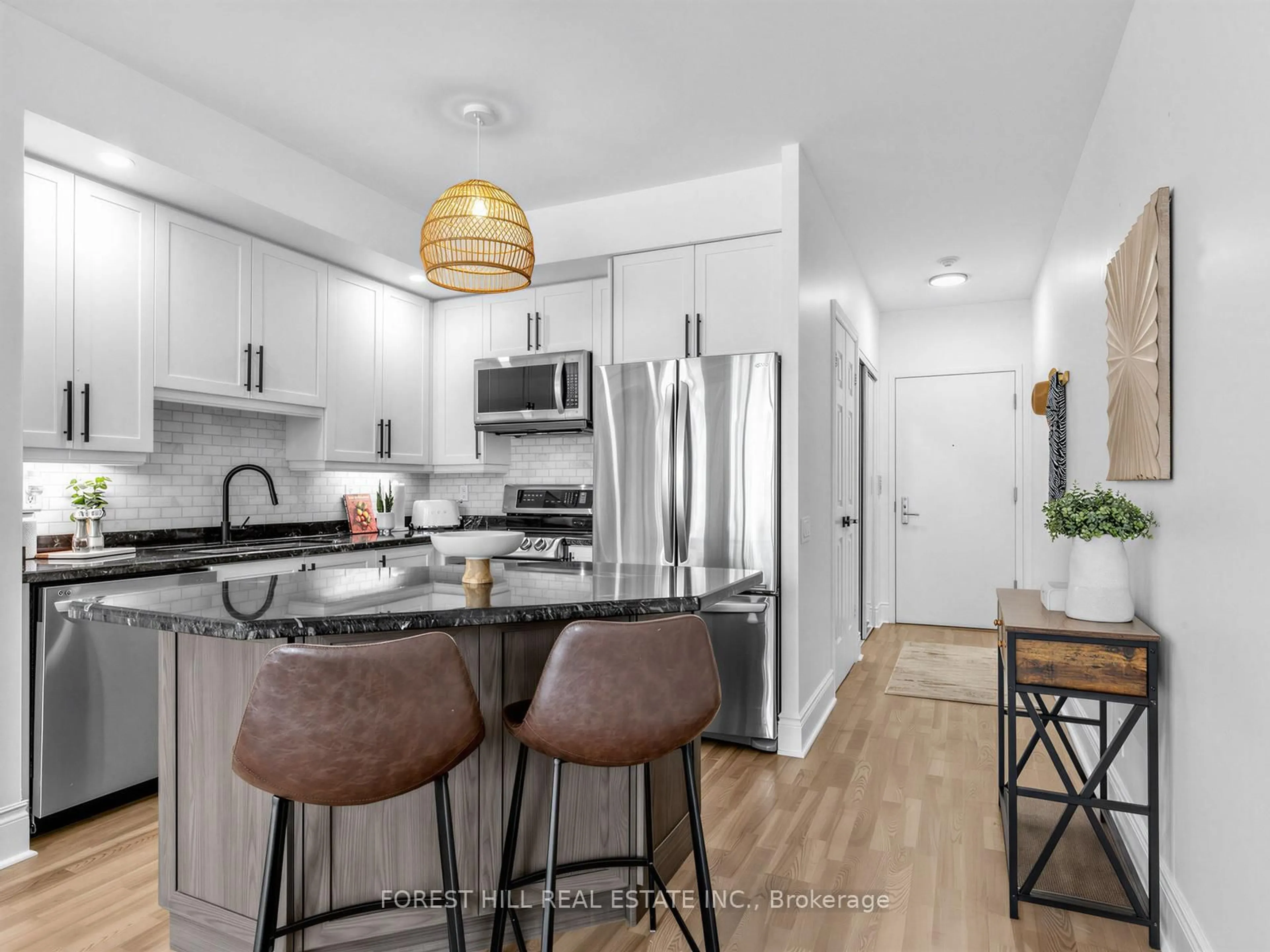 Open concept kitchen, unknown for 123 Eglinton Ave #1514, Toronto Ontario M4P 1J2