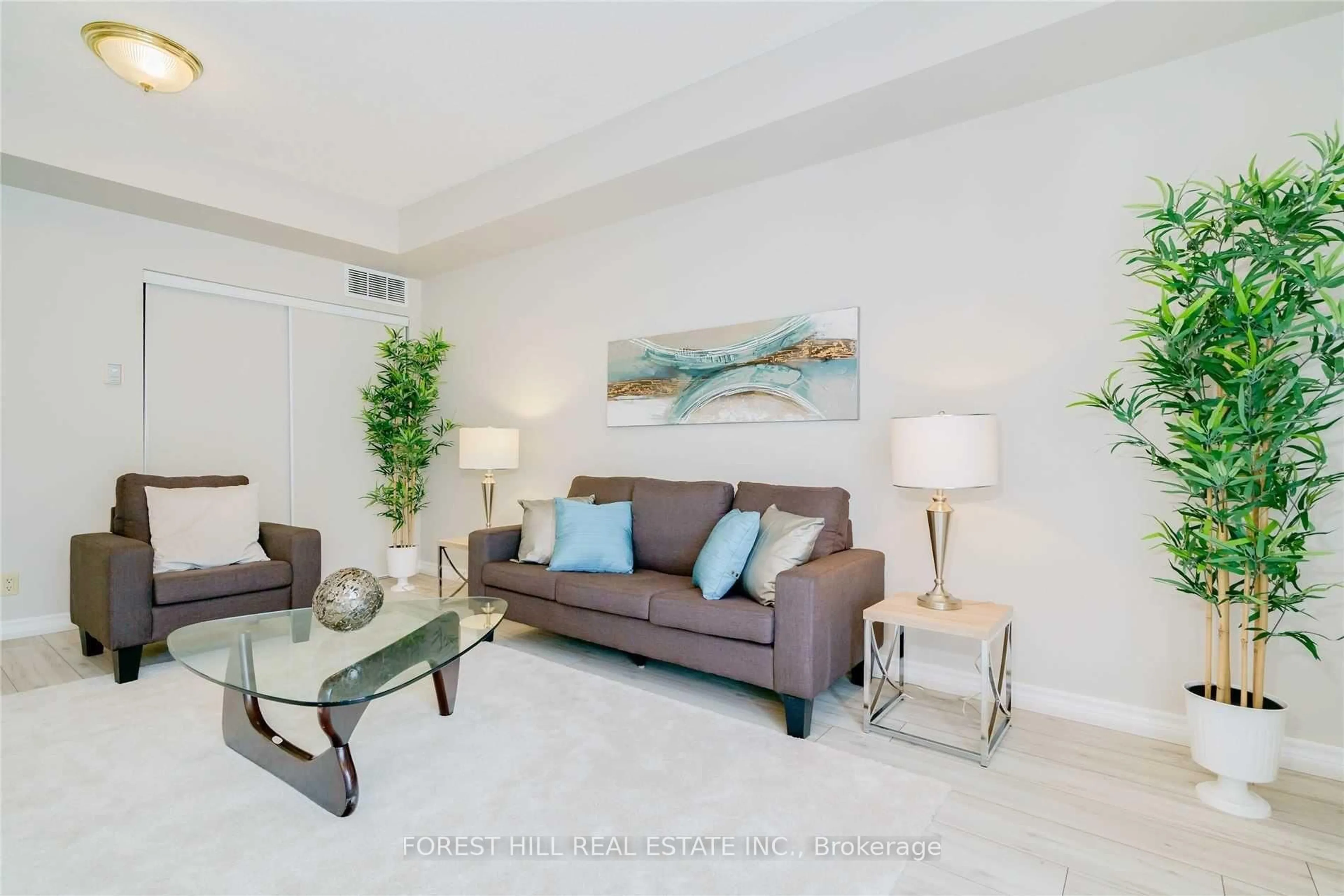 Living room with furniture, unknown for 9 Greenbriar Rd #103, Toronto Ontario M2K 1H4