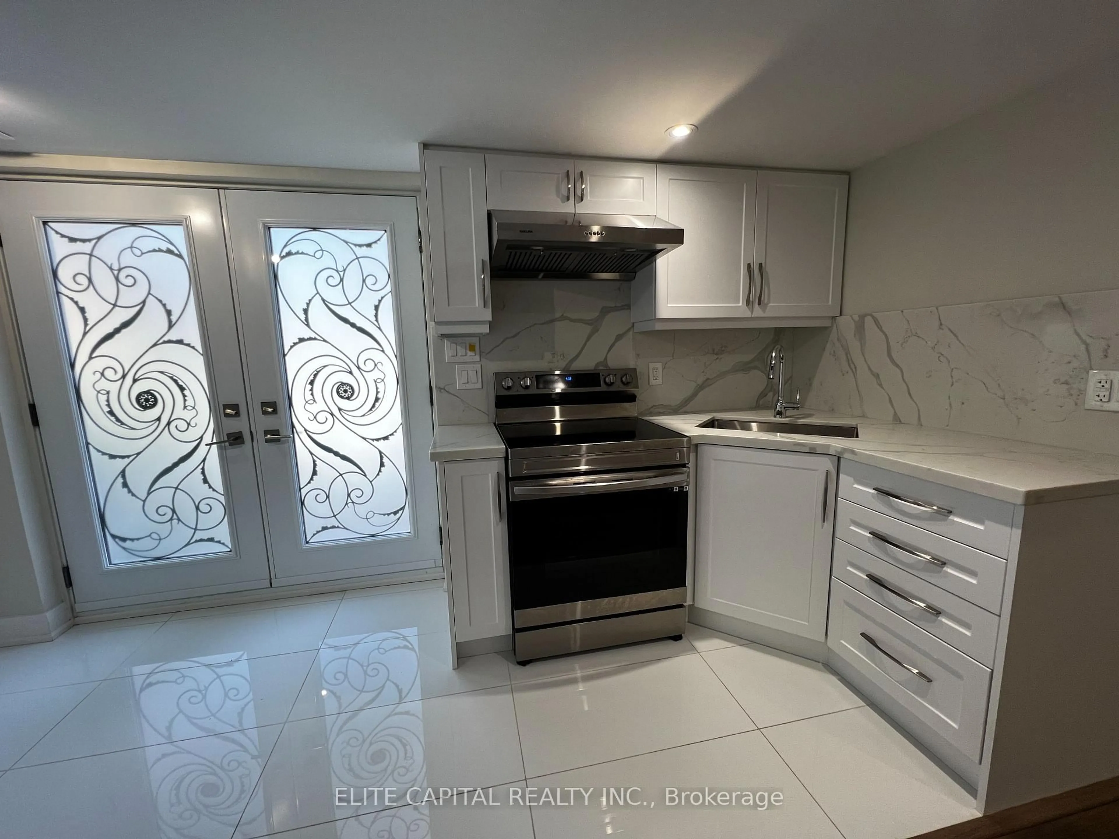 Standard kitchen, ceramic/tile floor for 47 Glentworth Rd, Toronto Ontario M2J 2E7