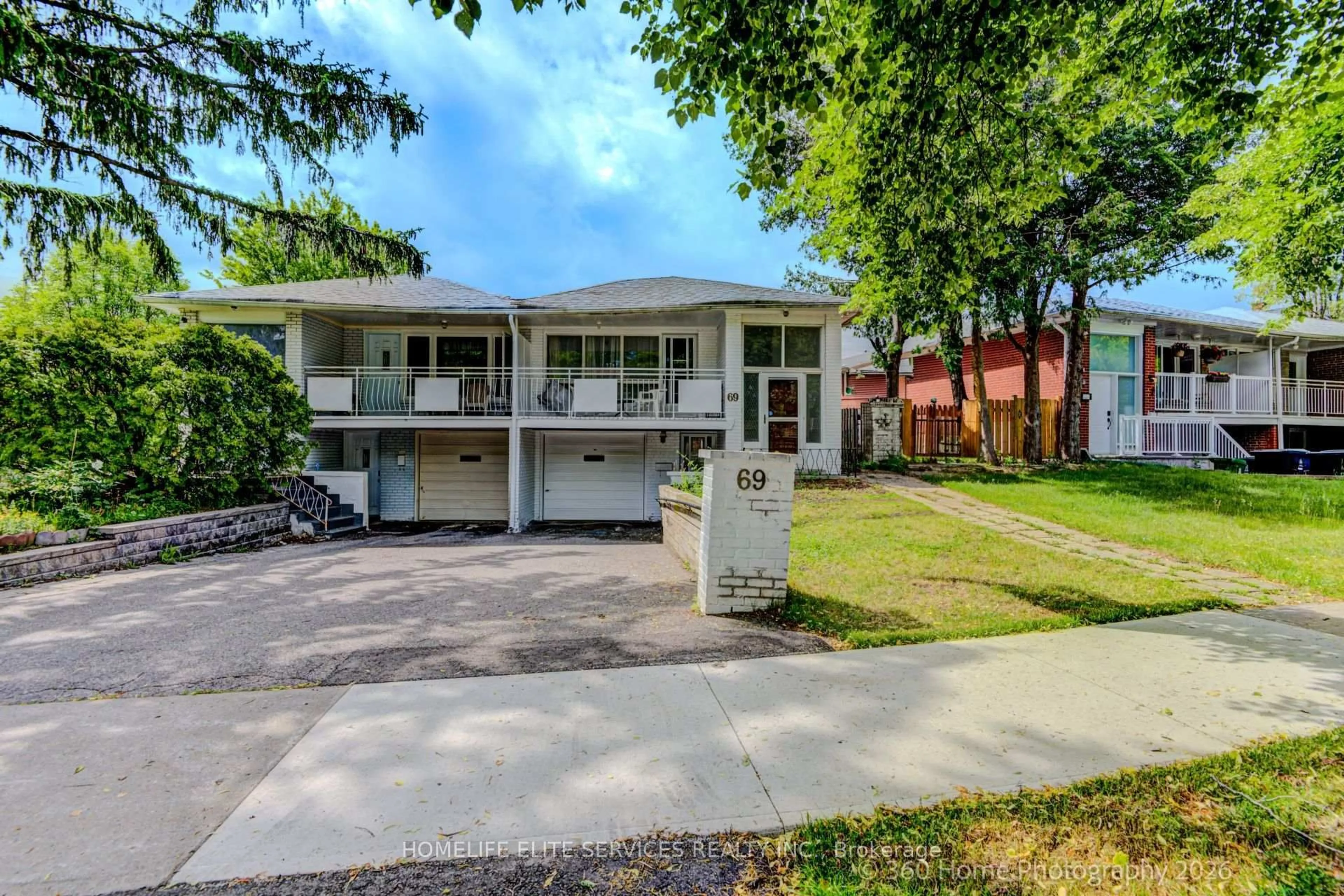 Home with vinyl exterior material, street for 69 Castlebury Cres, Toronto Ontario M2H 1W7