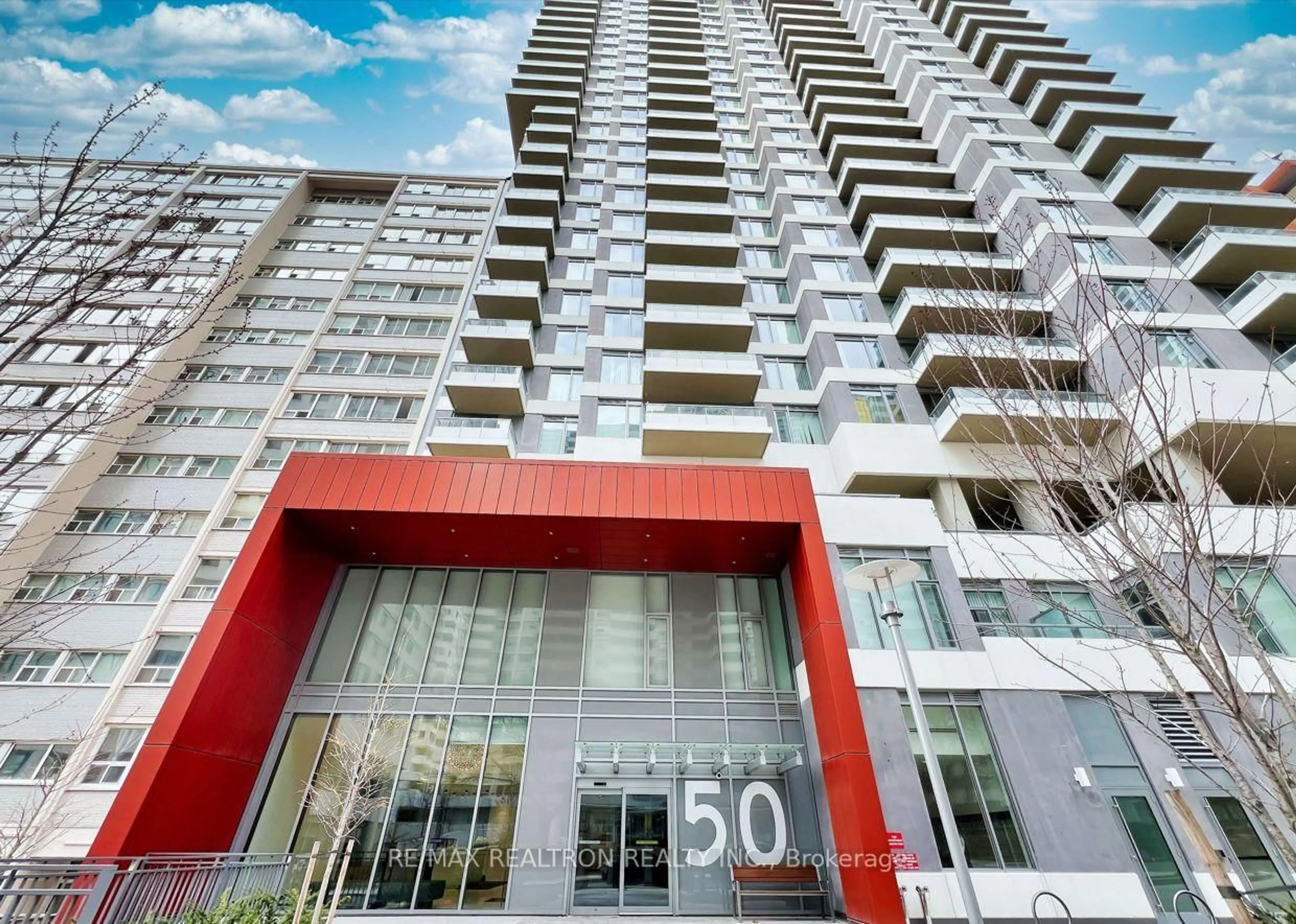 Indoor foyer for 20 Dunfield Ave #2120, Toronto Ontario M4S 0E4