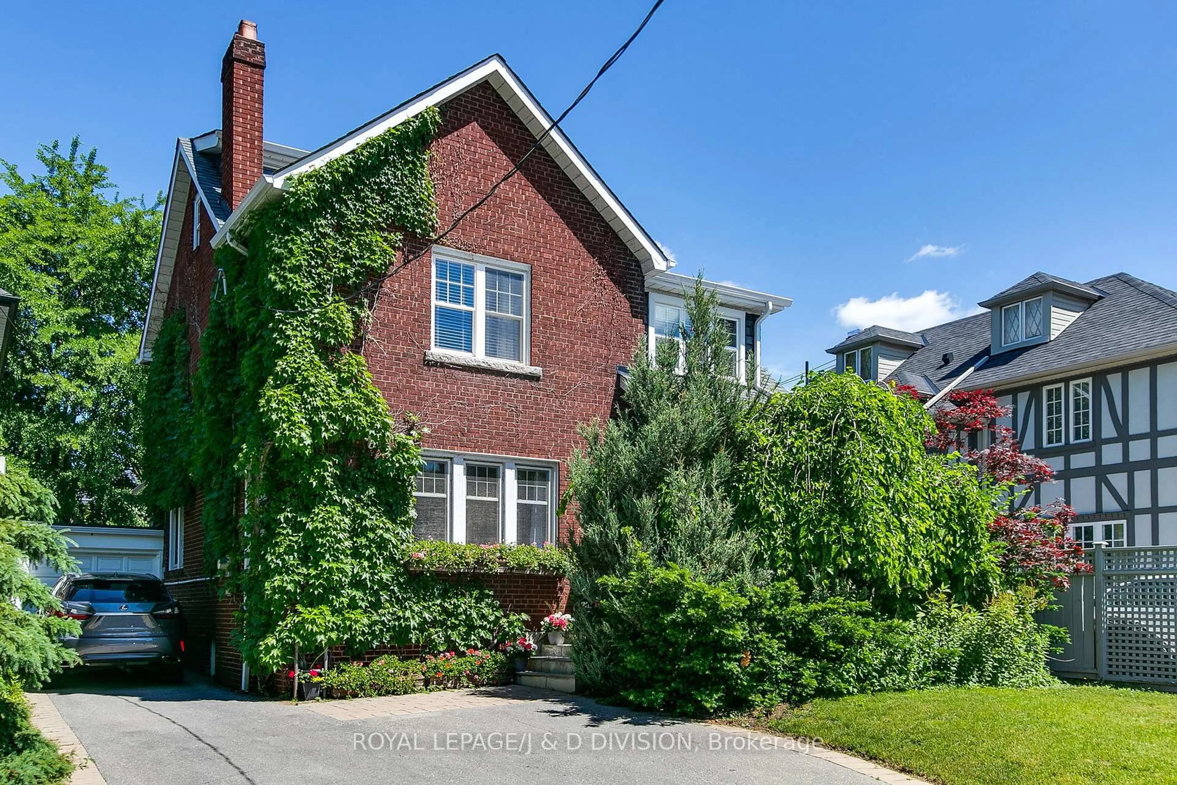Home with brick exterior material, street for 30 Chaplin Cres, Toronto Ontario M5P 1A1