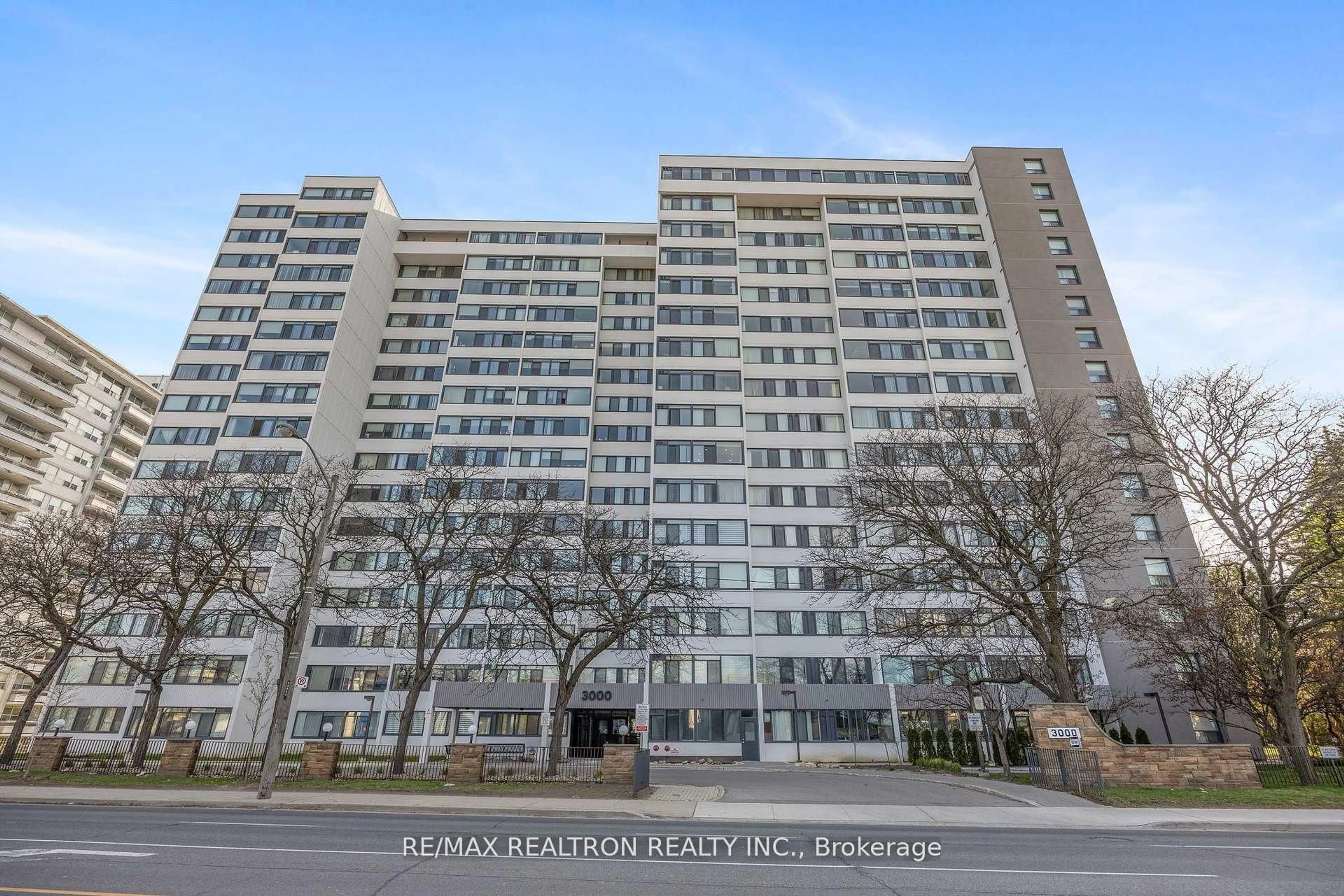 Unknown for 3000 Bathurst St #601, Toronto Ontario M6B 3B4