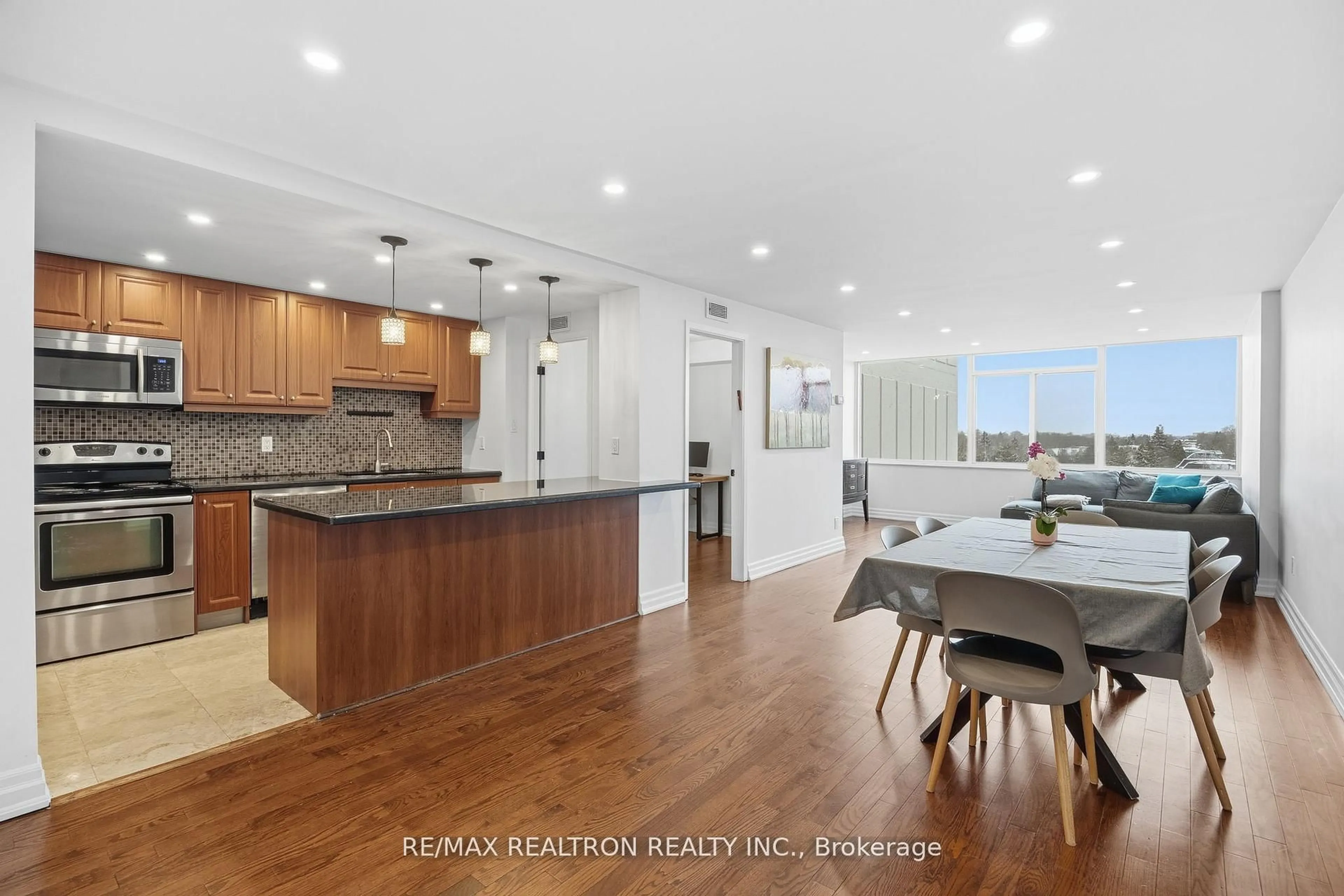 Open concept kitchen, unknown for 3000 Bathurst St #601, Toronto Ontario M6B 3B4