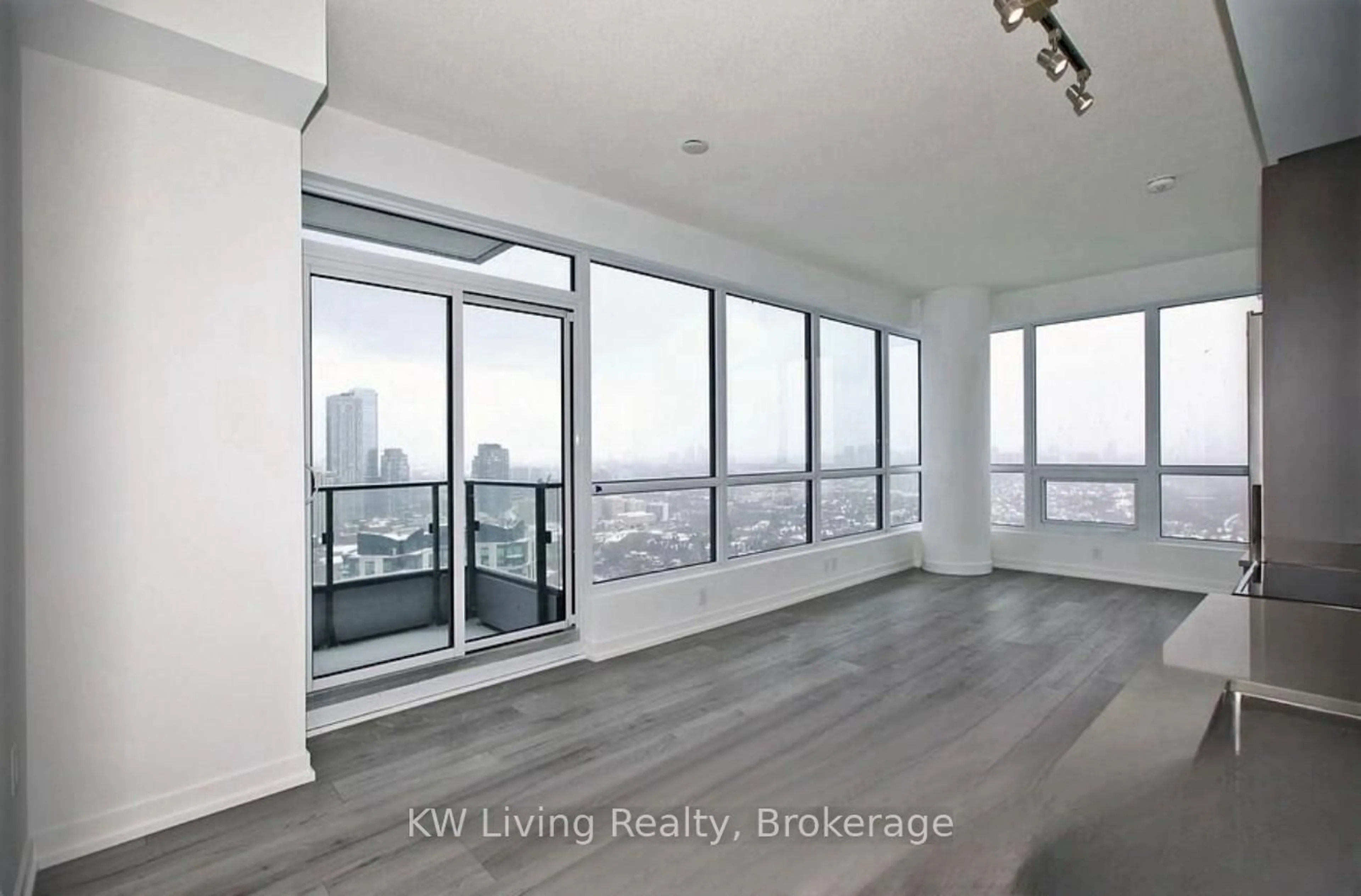 A pic of a room for 395 Bloor St #3504, Toronto Ontario M4W 0B4