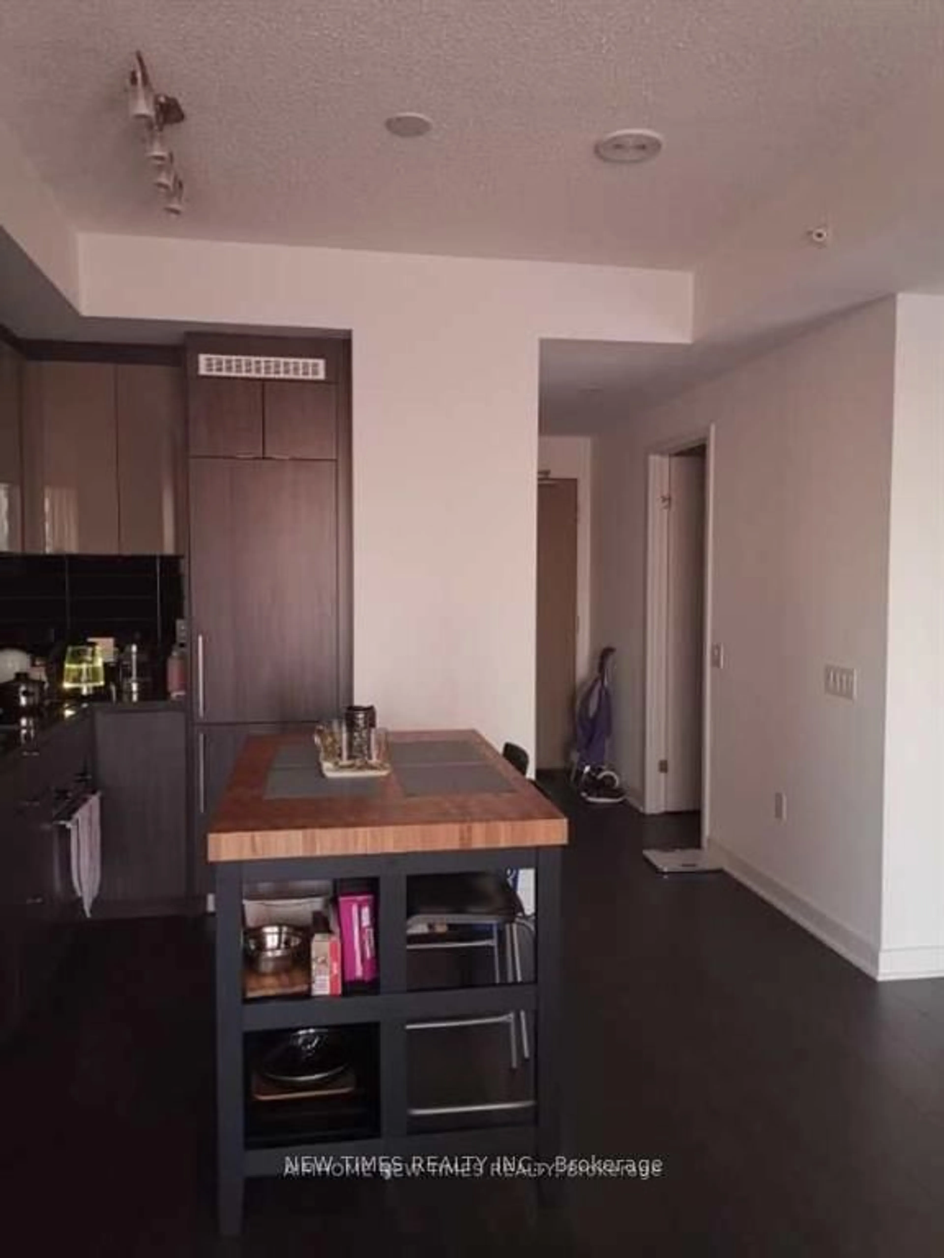 Unknown for 125 blue jays Way #2503, Toronto Ontario M5V 0N5