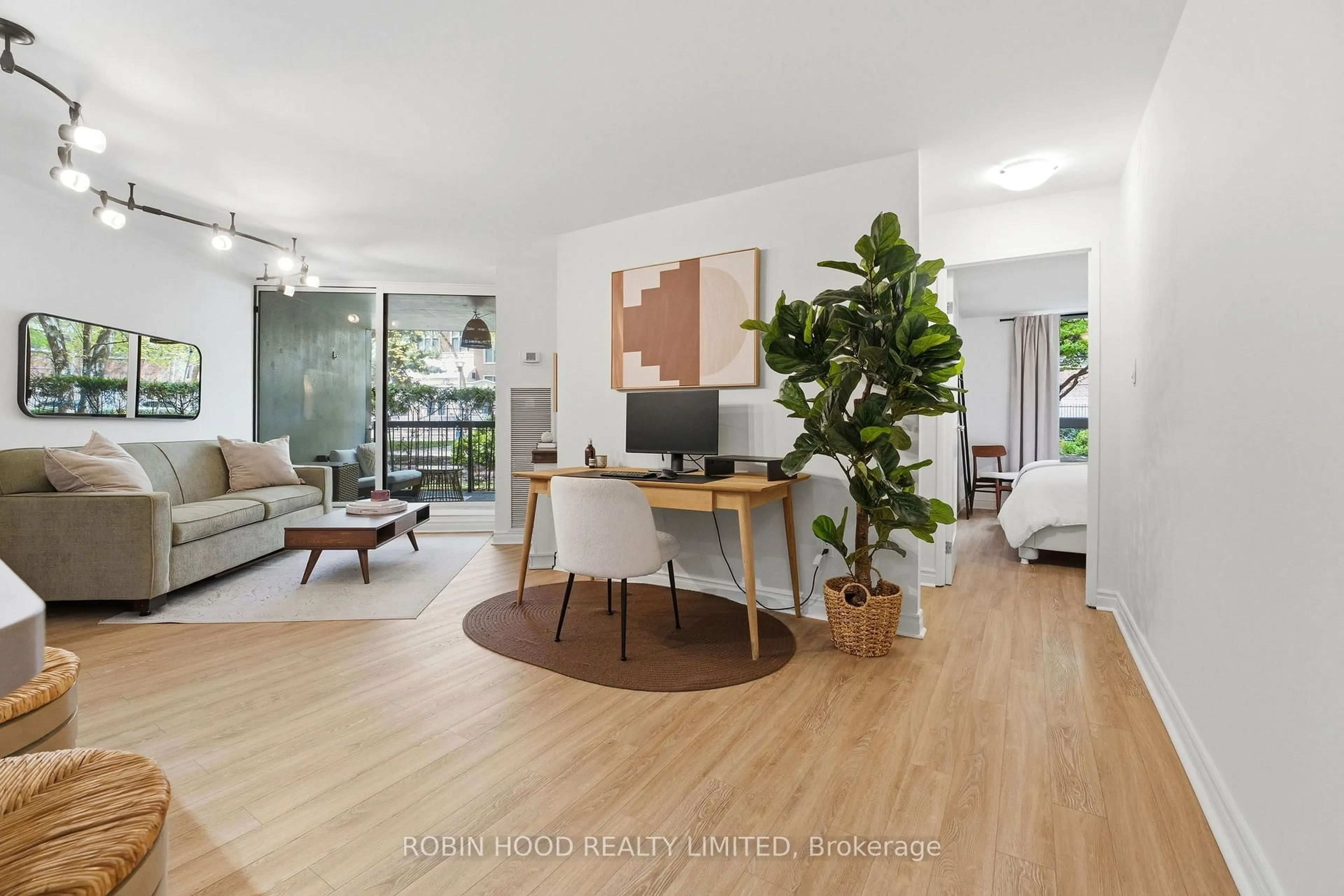 Living room with furniture, unknown for 77 Maitland Pl #123, Toronto Ontario M4Y 2V6