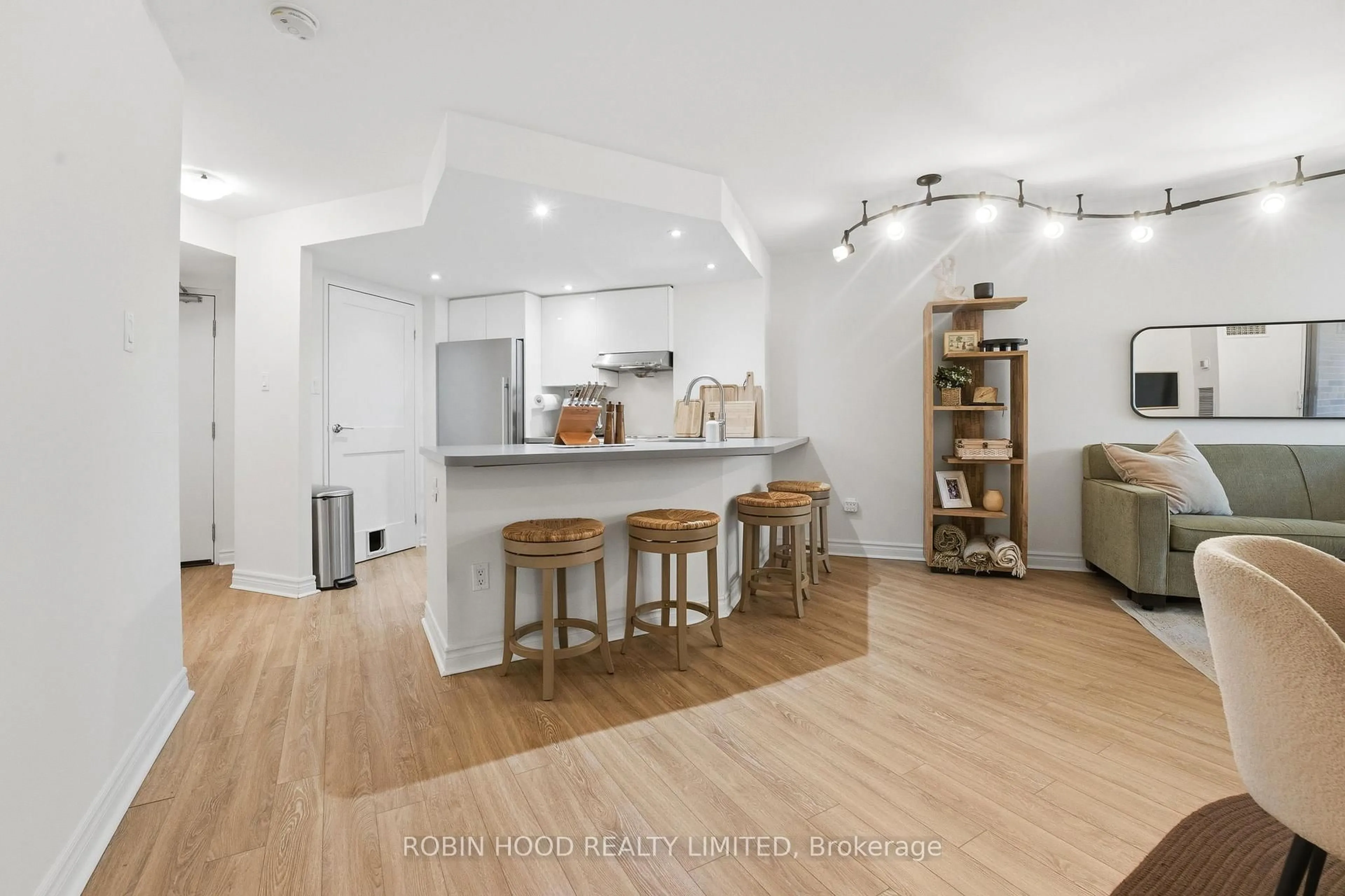 Open concept kitchen, unknown for 77 Maitland Pl #123, Toronto Ontario M4Y 2V6
