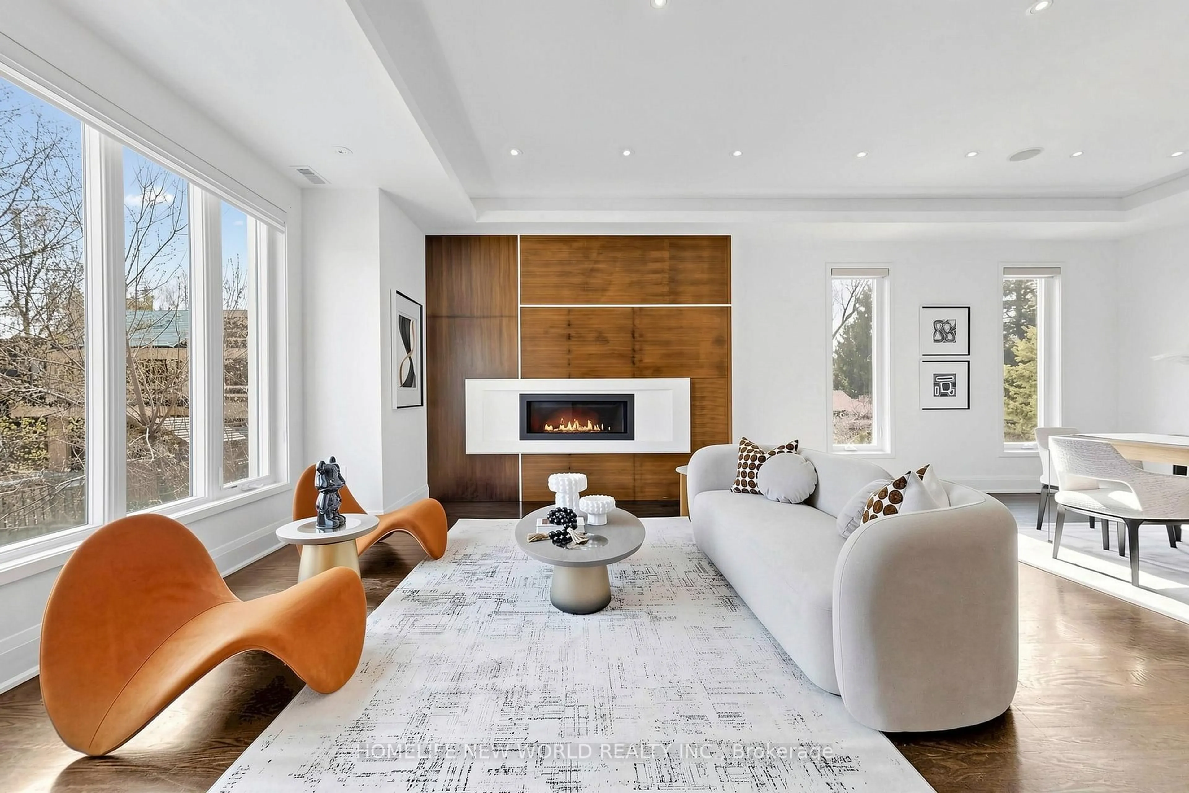 Living room with furniture, unknown for 220 Roe Ave, Toronto Ontario M5M 2J4