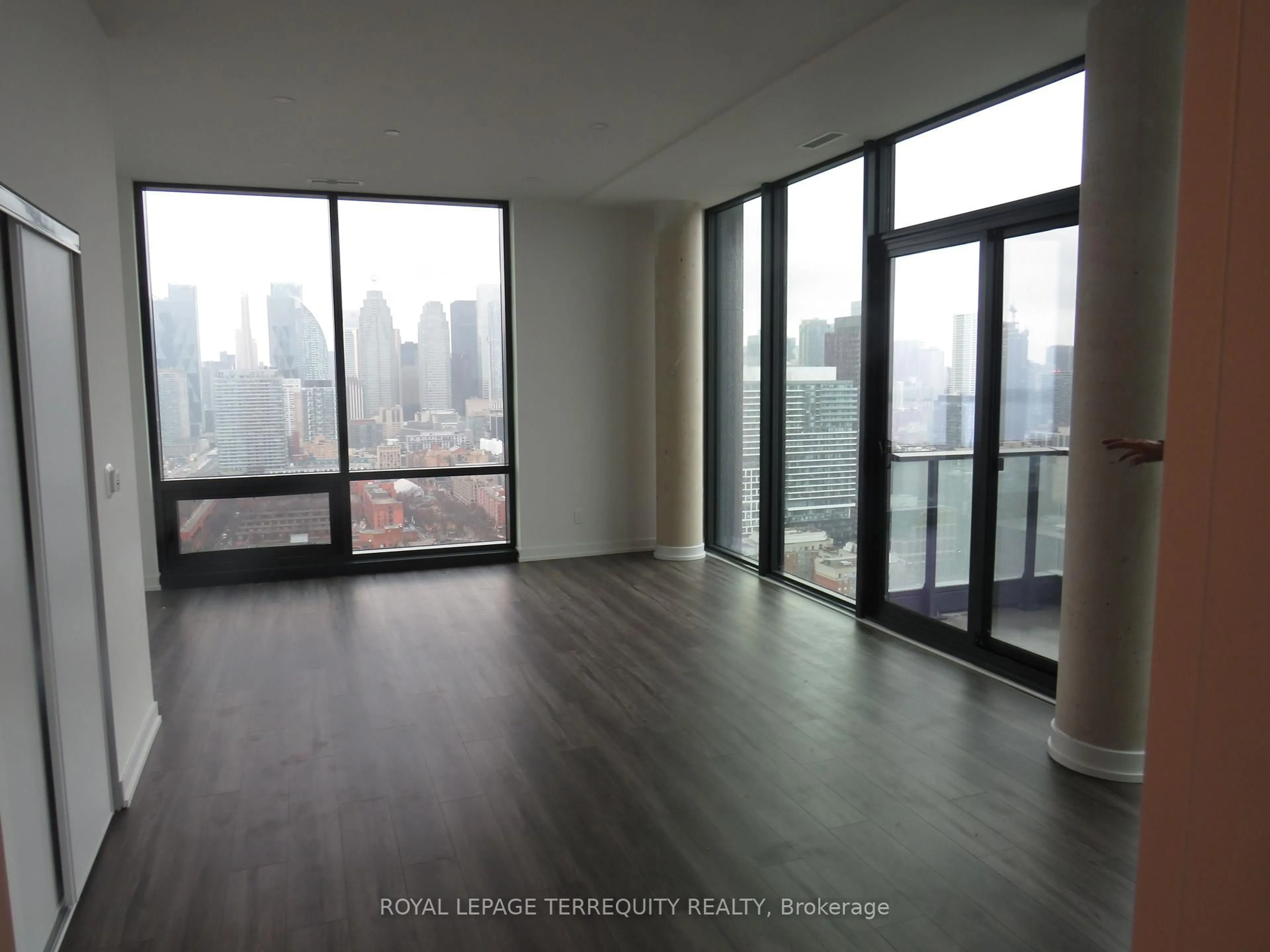 A pic of a room for 35 Parliament St #3304, Toronto Ontario M5A 0Z5