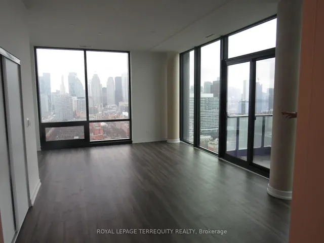 35 Parliament St #3304, Toronto 2