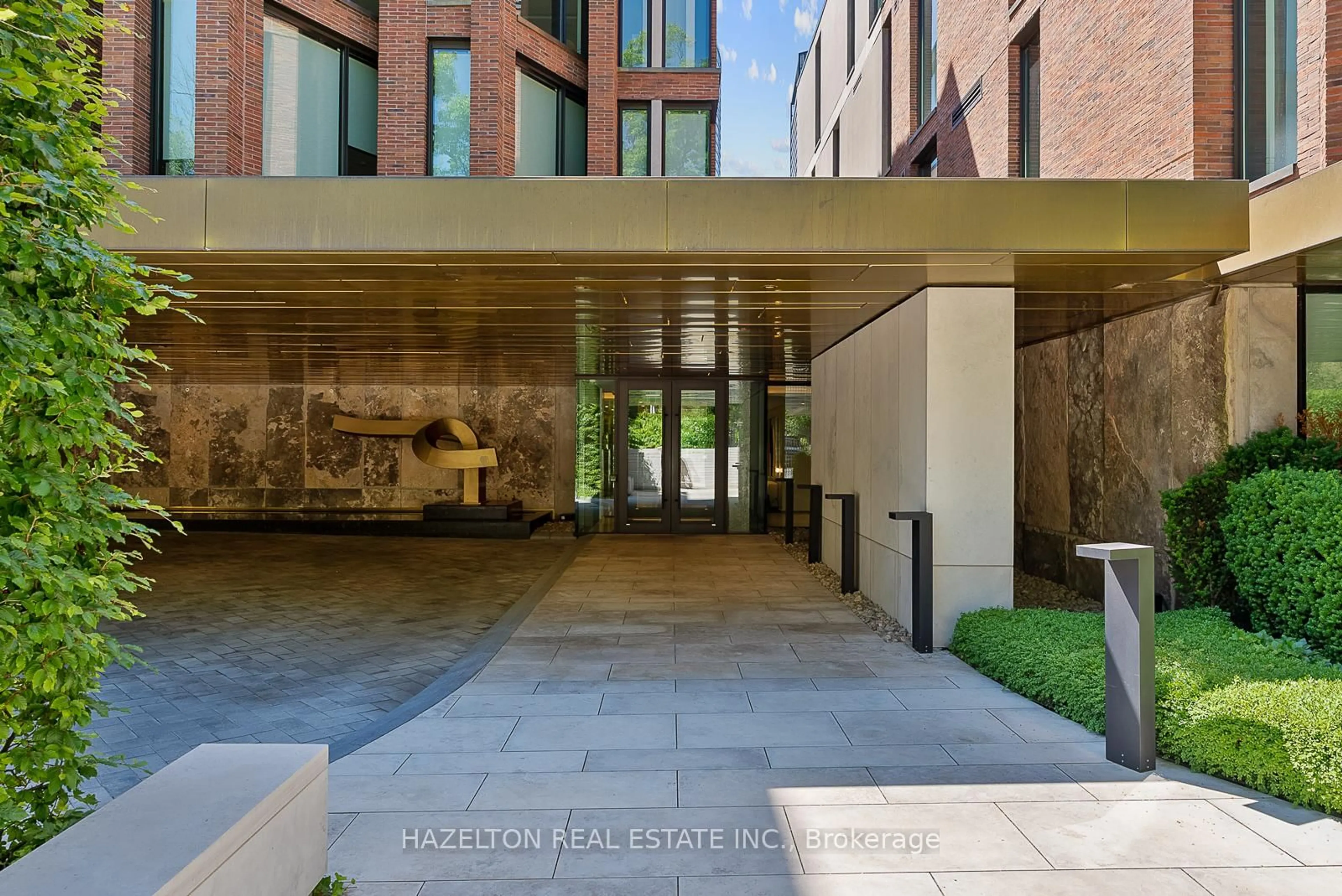 Indoor foyer for 7 Dale Ave #304, Toronto Ontario M4W 1K2
