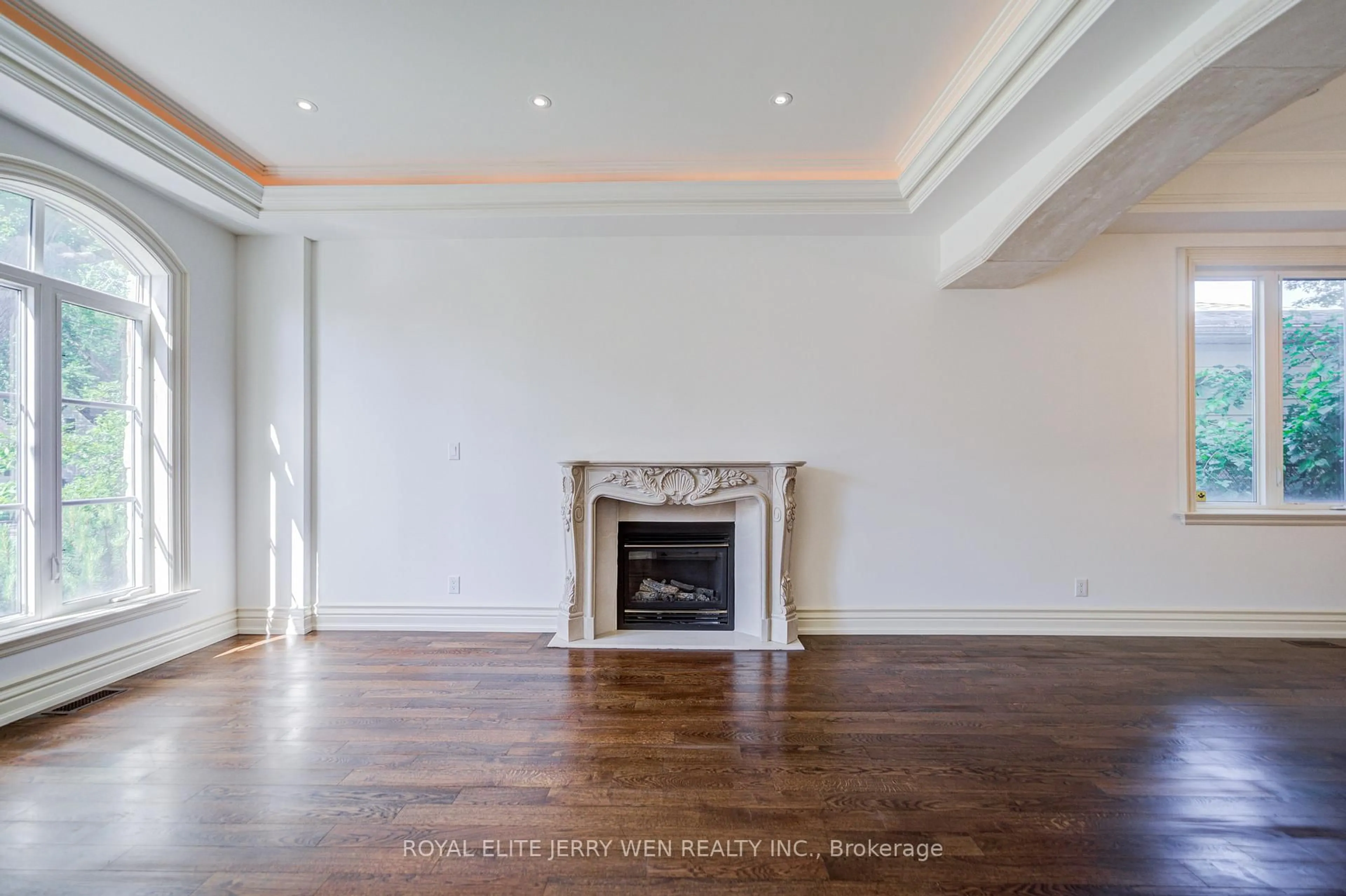 Unknown for 330 Hillcrest Ave, Toronto Ontario M2N 3P6