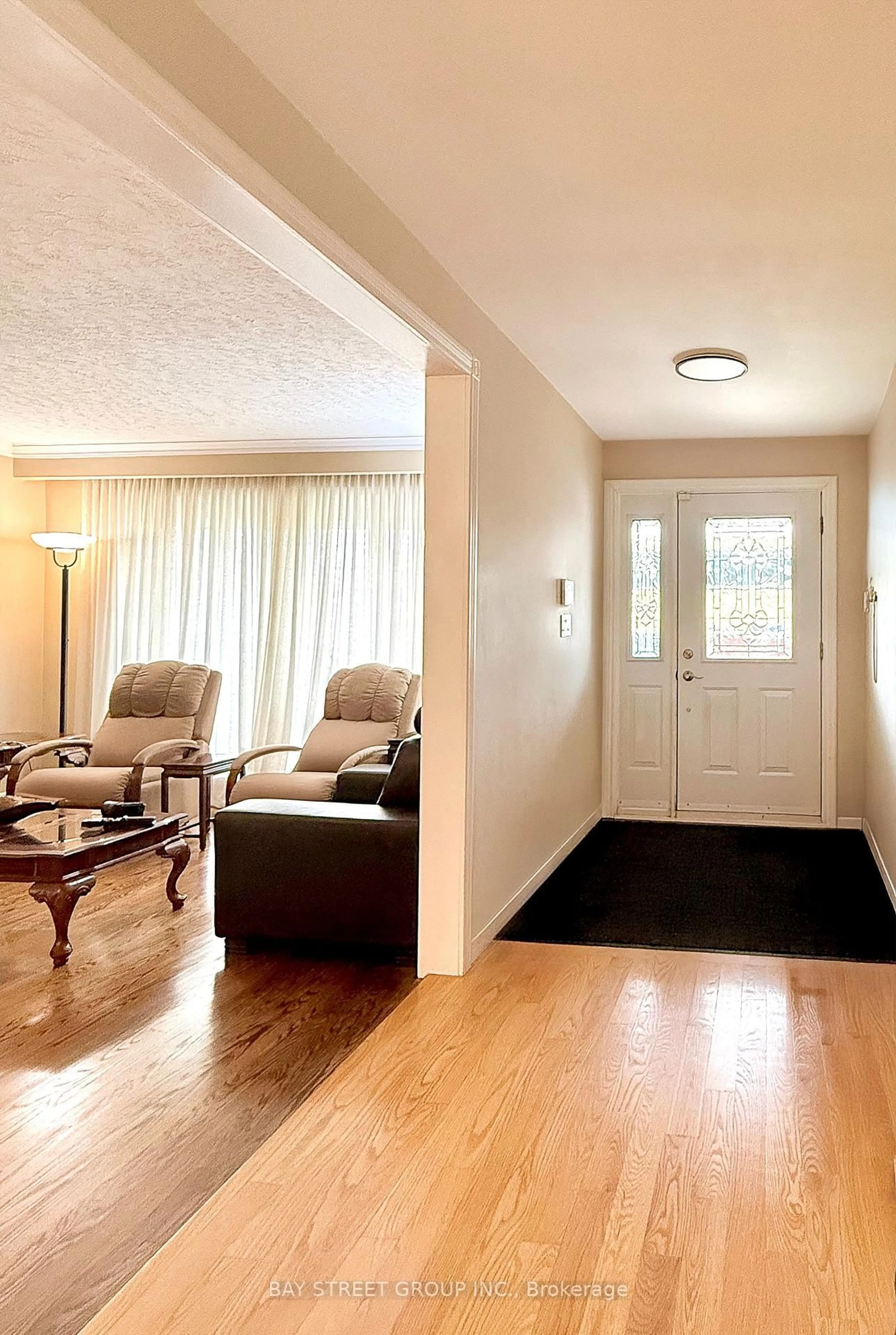 Indoor entryway for 43 Appian Dr, Toronto Ontario M2J 2P8