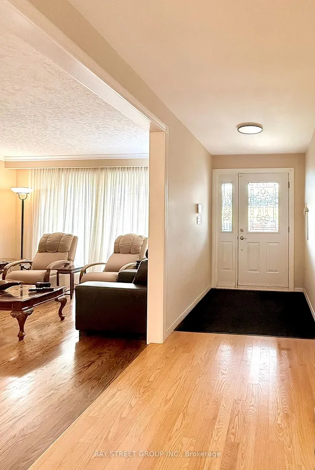 43 Appian Dr, Toronto 3
