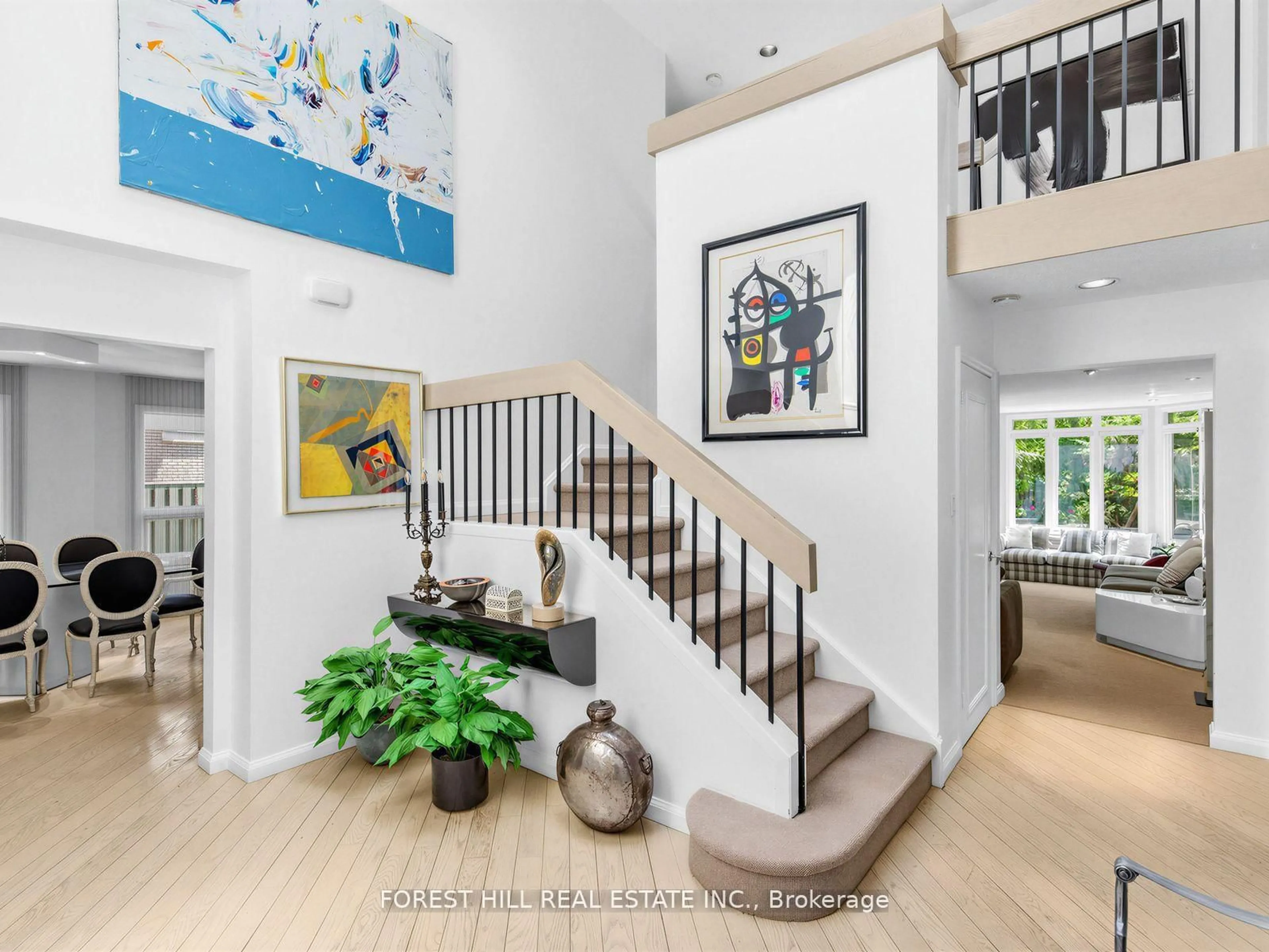 Indoor entryway for 43 Beaverhall Dr, Toronto Ontario M2L 2C8