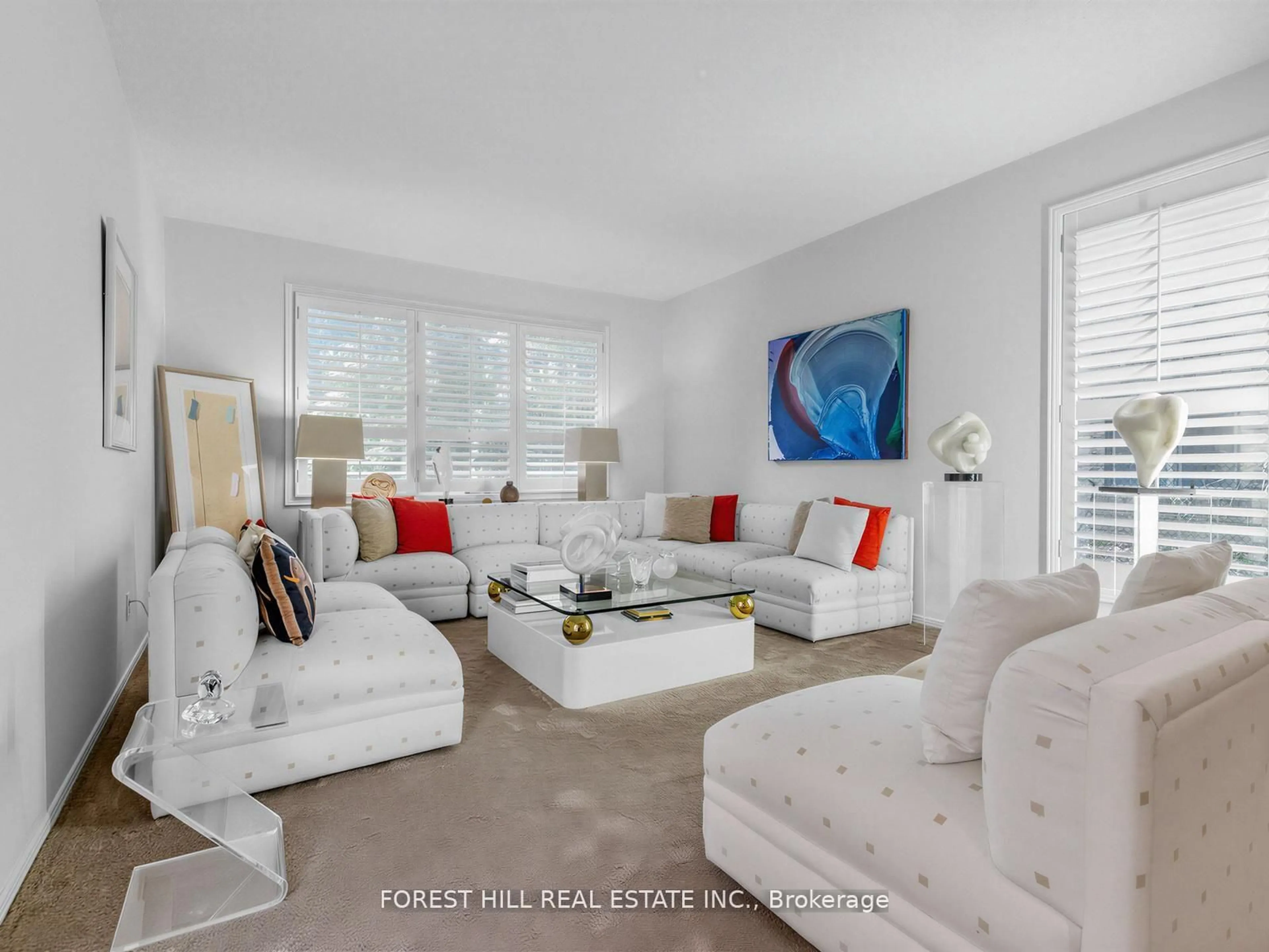 Living room with furniture, unknown for 43 Beaverhall Dr, Toronto Ontario M2L 2C8