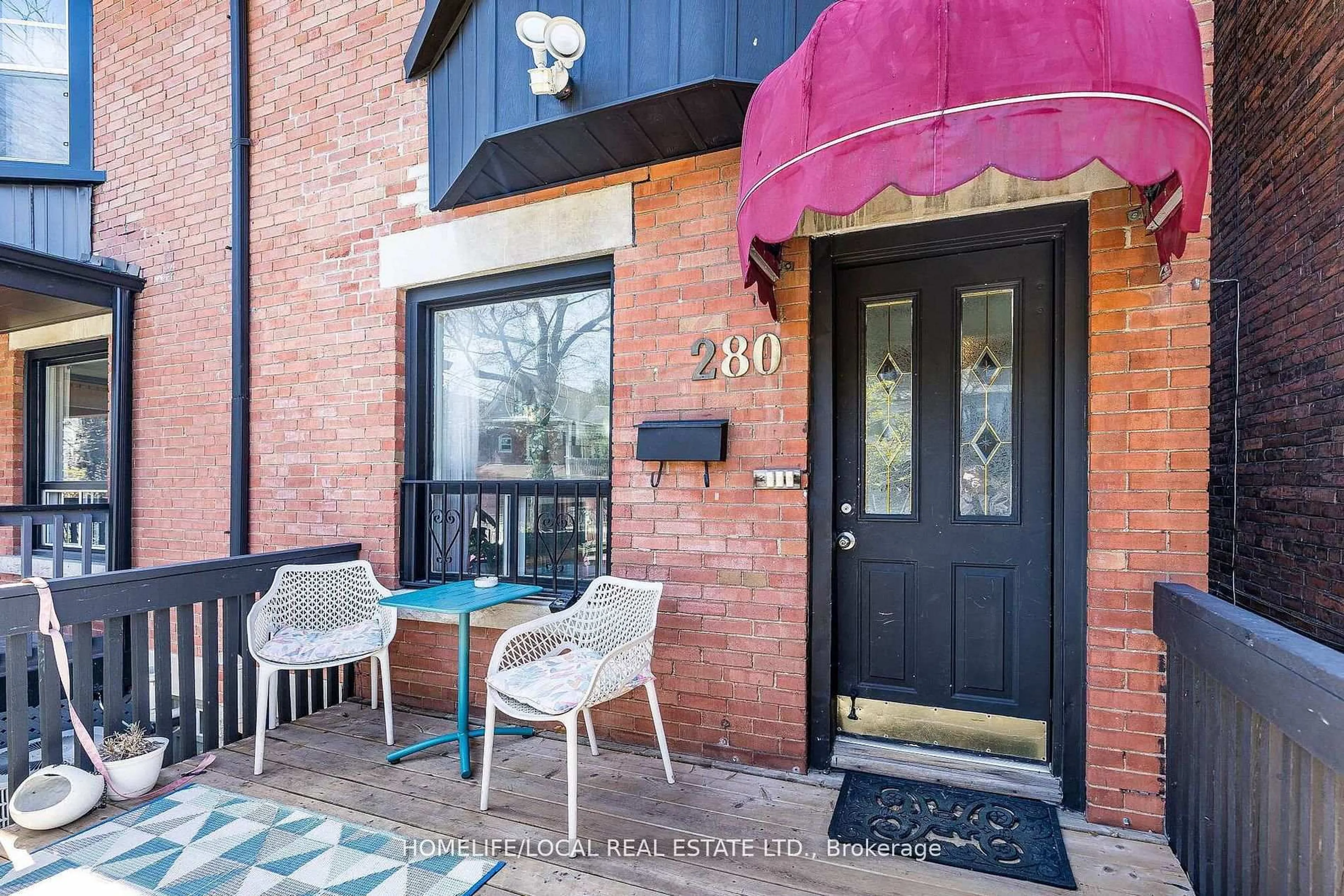 Indoor entryway for 280 St Clarens Ave, Toronto Ontario M6H 3W3
