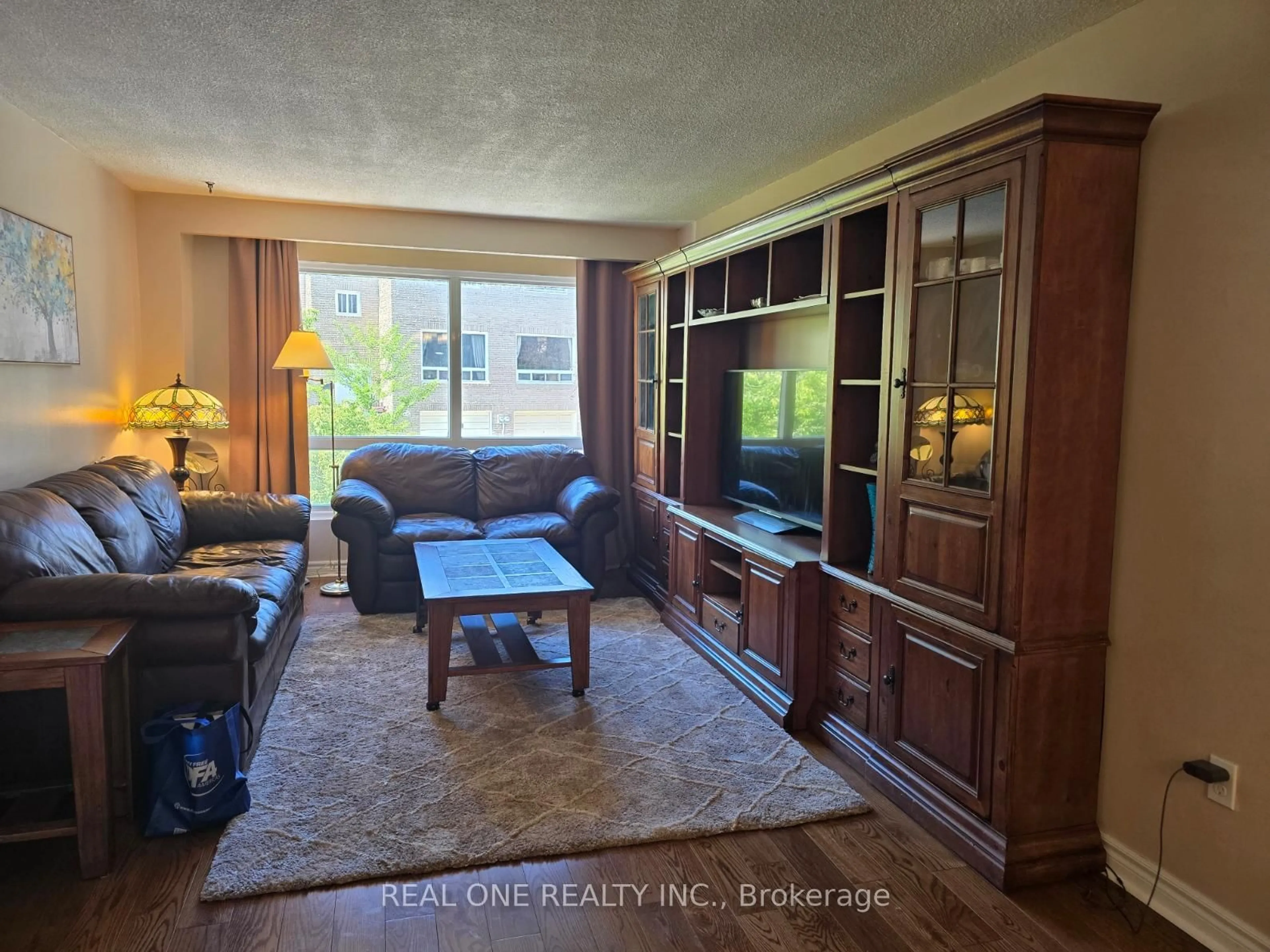 Living room with furniture, unknown for 174 Rusty Crestway, Toronto Ontario M2J 2Y6