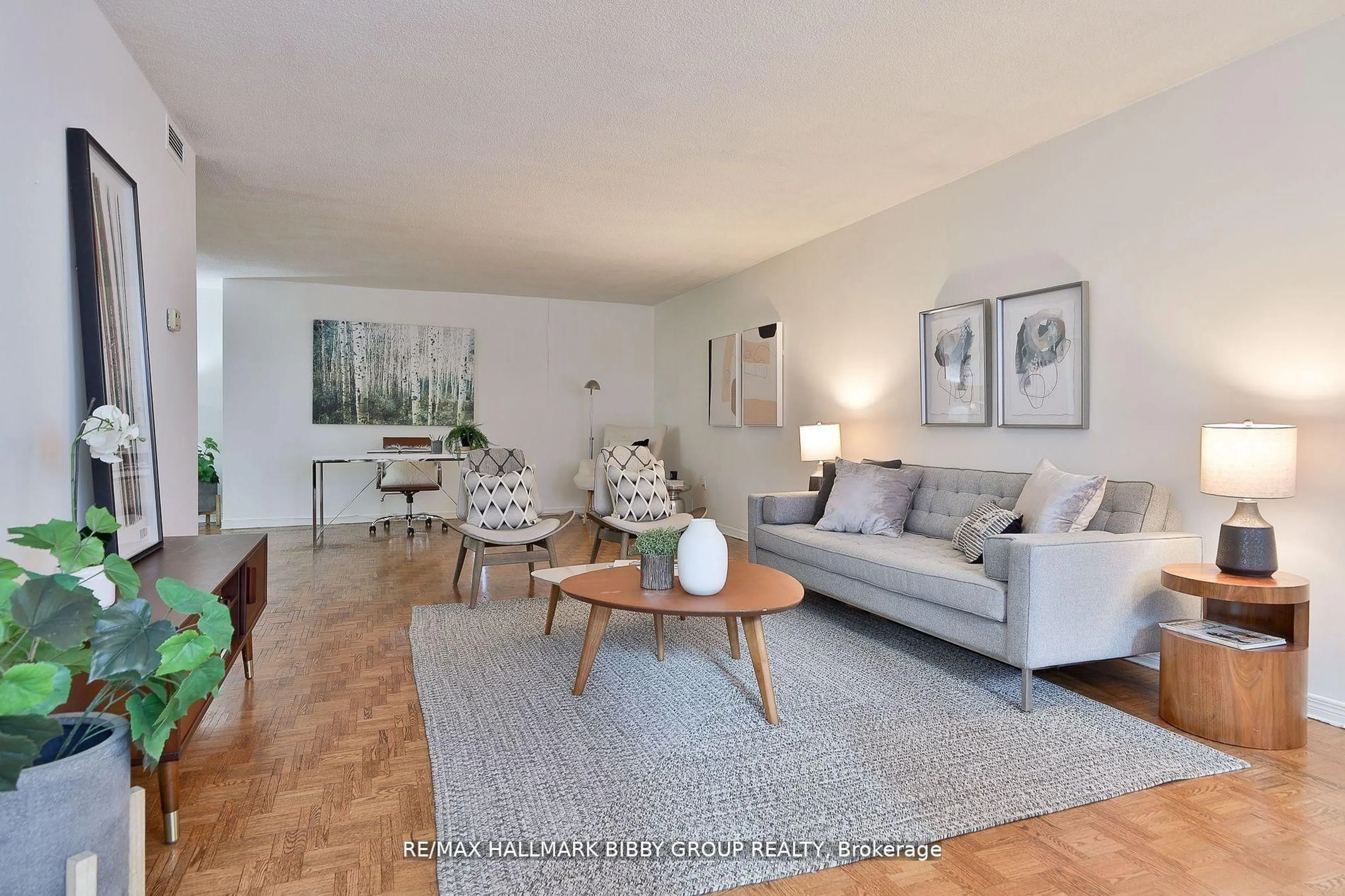 Living room with furniture, unknown for 360 Bloor St #1007, Toronto Ontario M4W 3M3