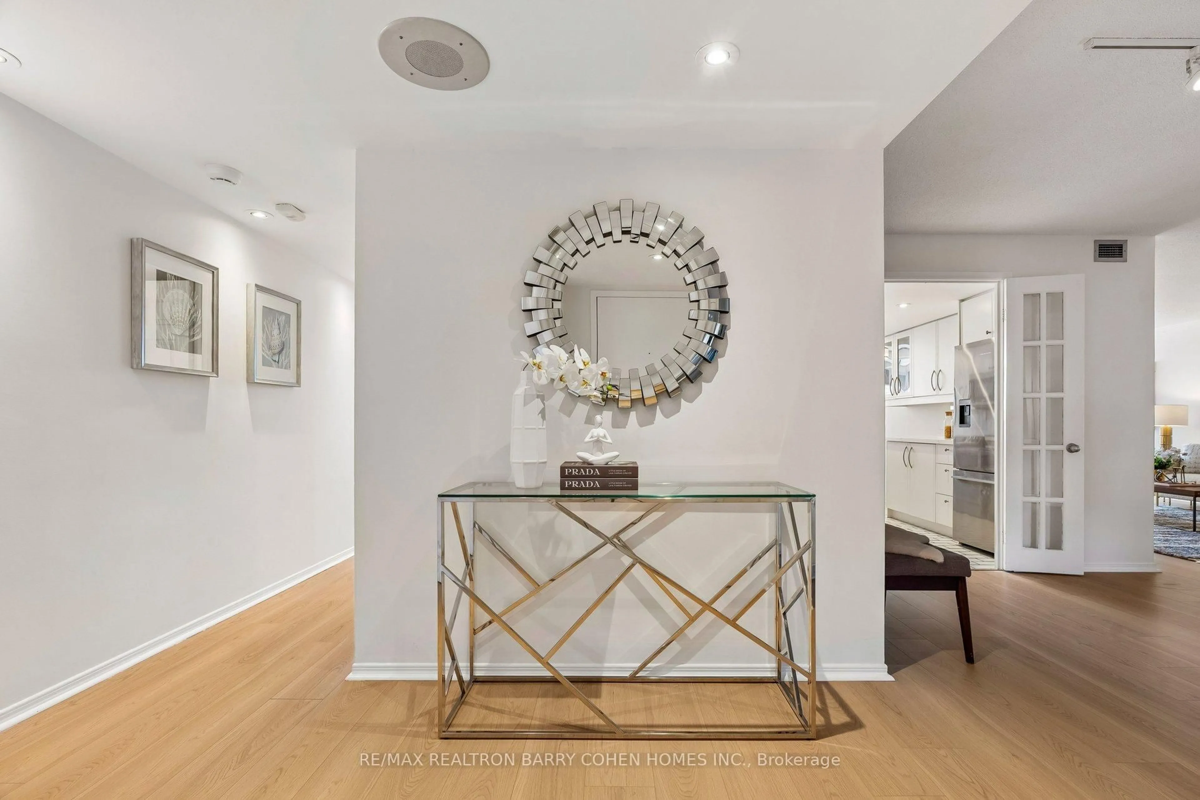 Indoor entryway for 360 Bloor St #301, Toronto Ontario M4W 3M3