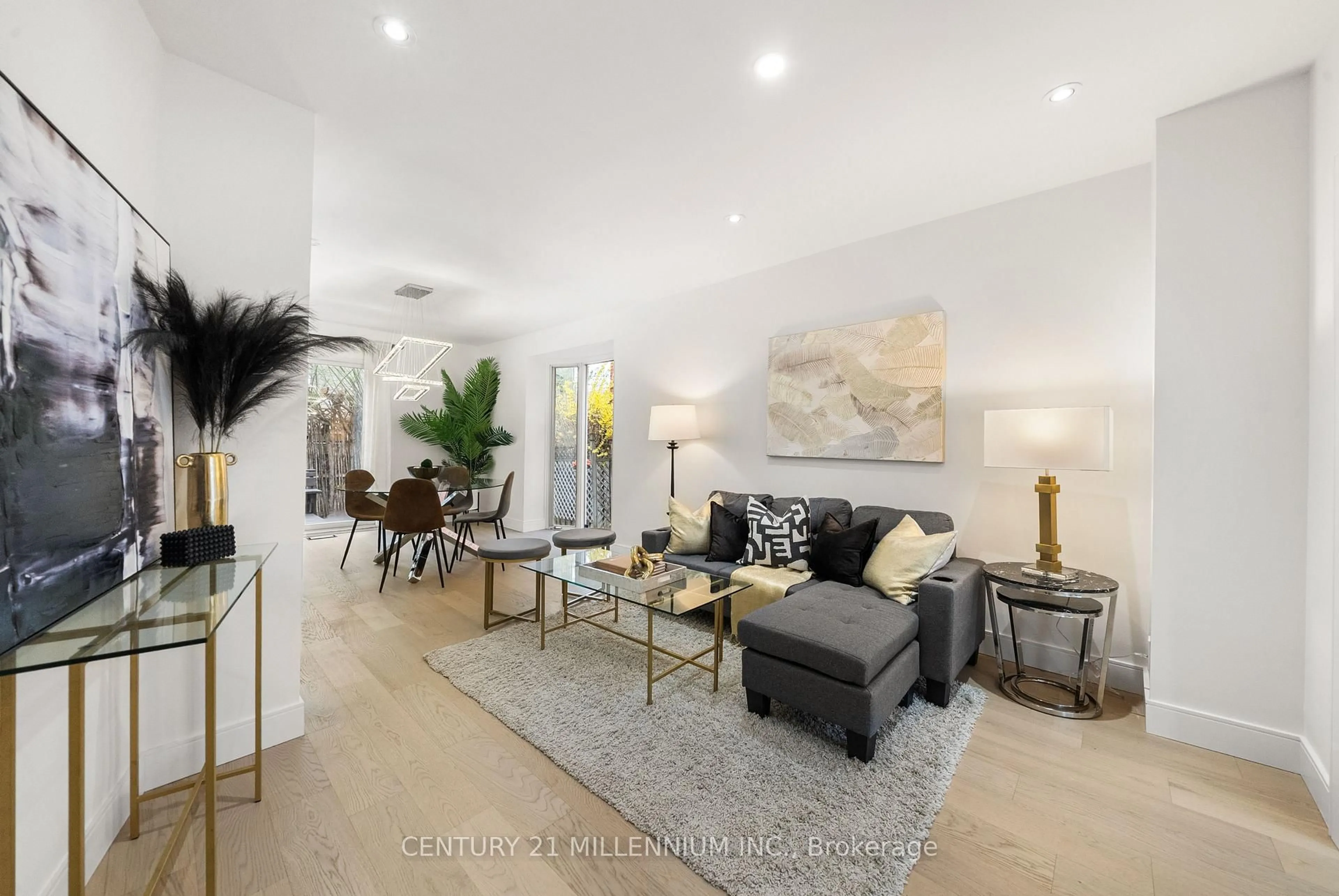 Living room with furniture, unknown for 134 Helendale Ave, Toronto Ontario M4R 1C7