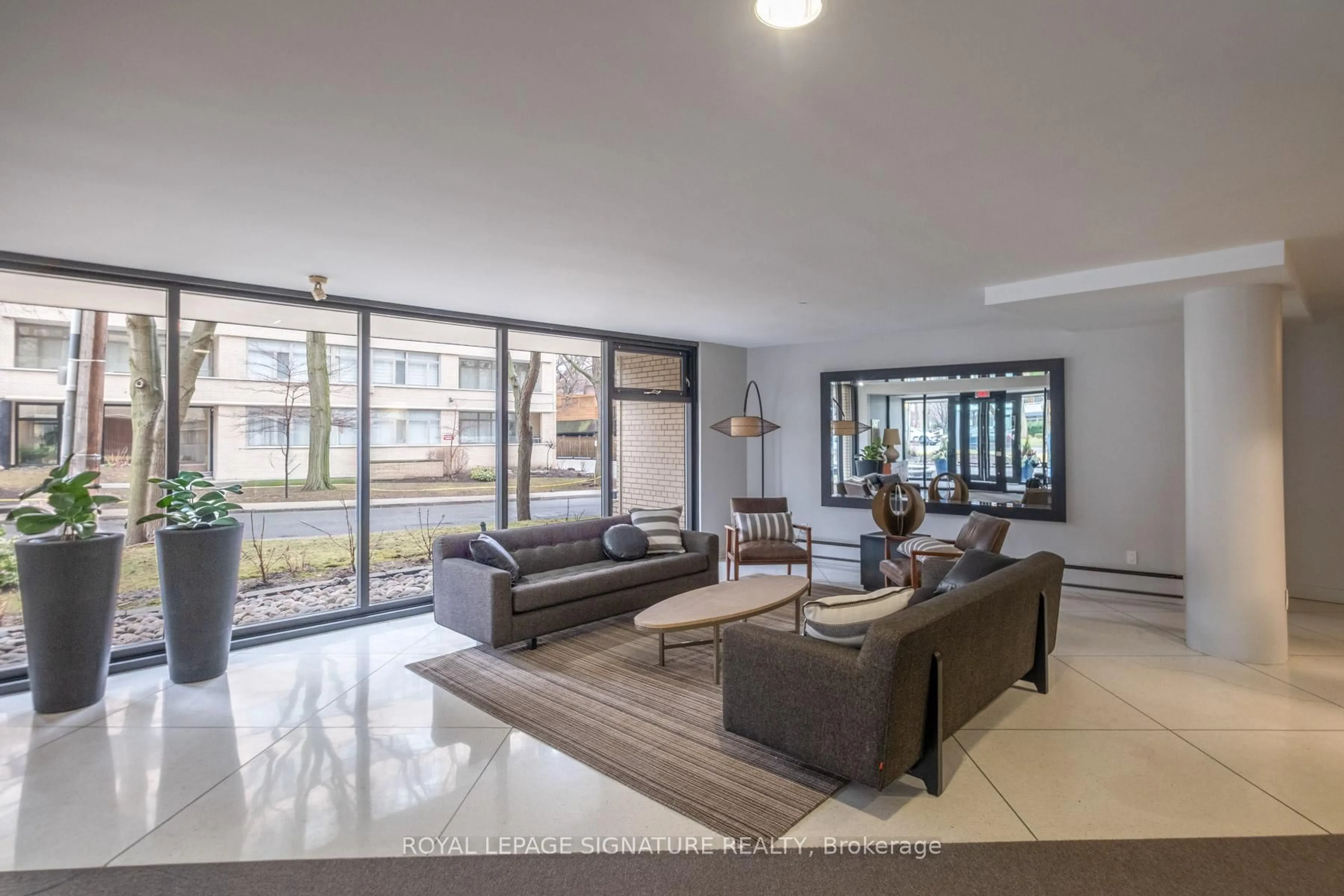 Living room with furniture, unknown for 575 Avenue Rd #1105, Toronto Ontario M4V 2K2