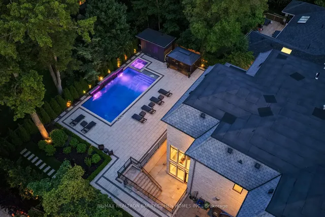 23 Lauderdale Dr, Toronto 3