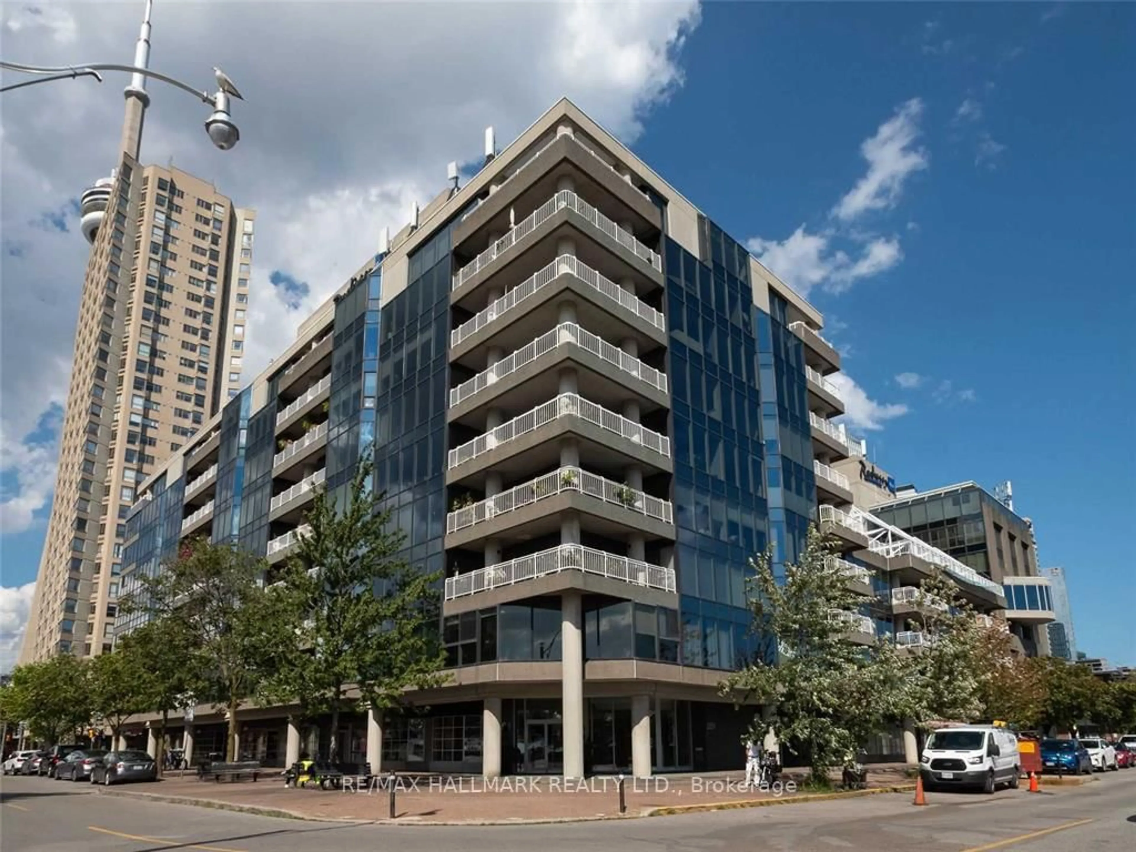 Unknown for 251 Queens Quay #404, Toronto Ontario M5J 2N6