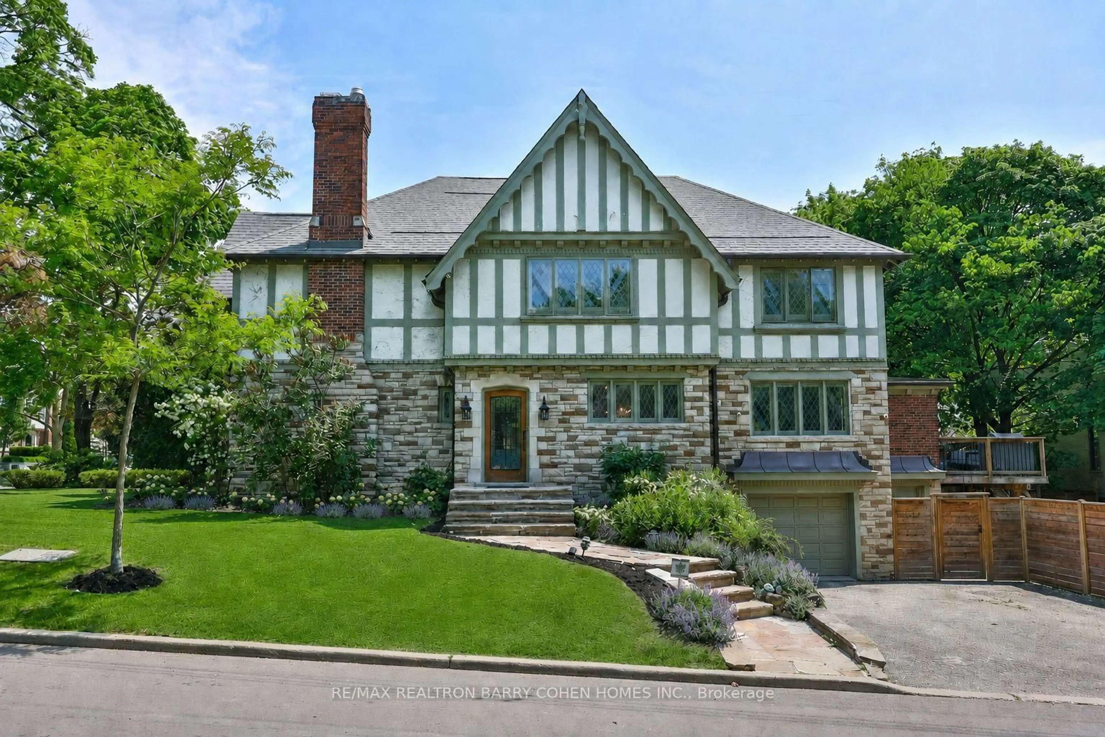 Home with brick exterior material, street for 39 Ava Rd, Toronto Ontario M5P 1Y5