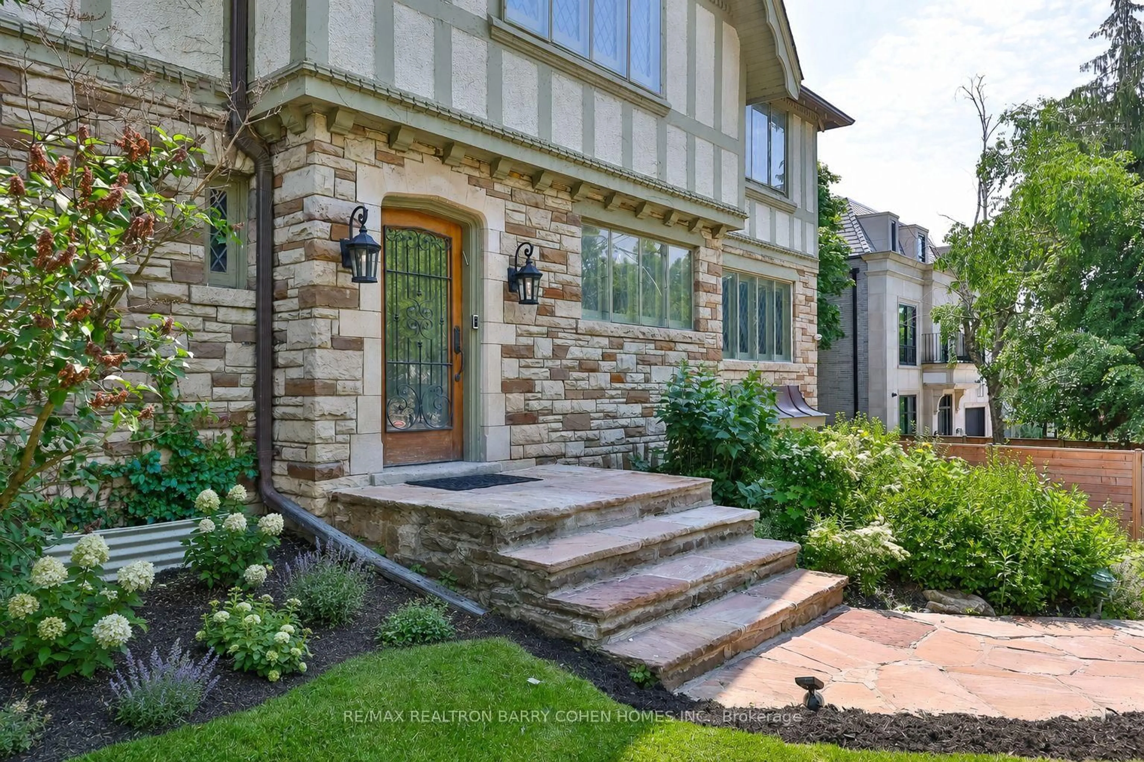 Home with brick exterior material, street for 39 Ava Rd, Toronto Ontario M5P 1Y5