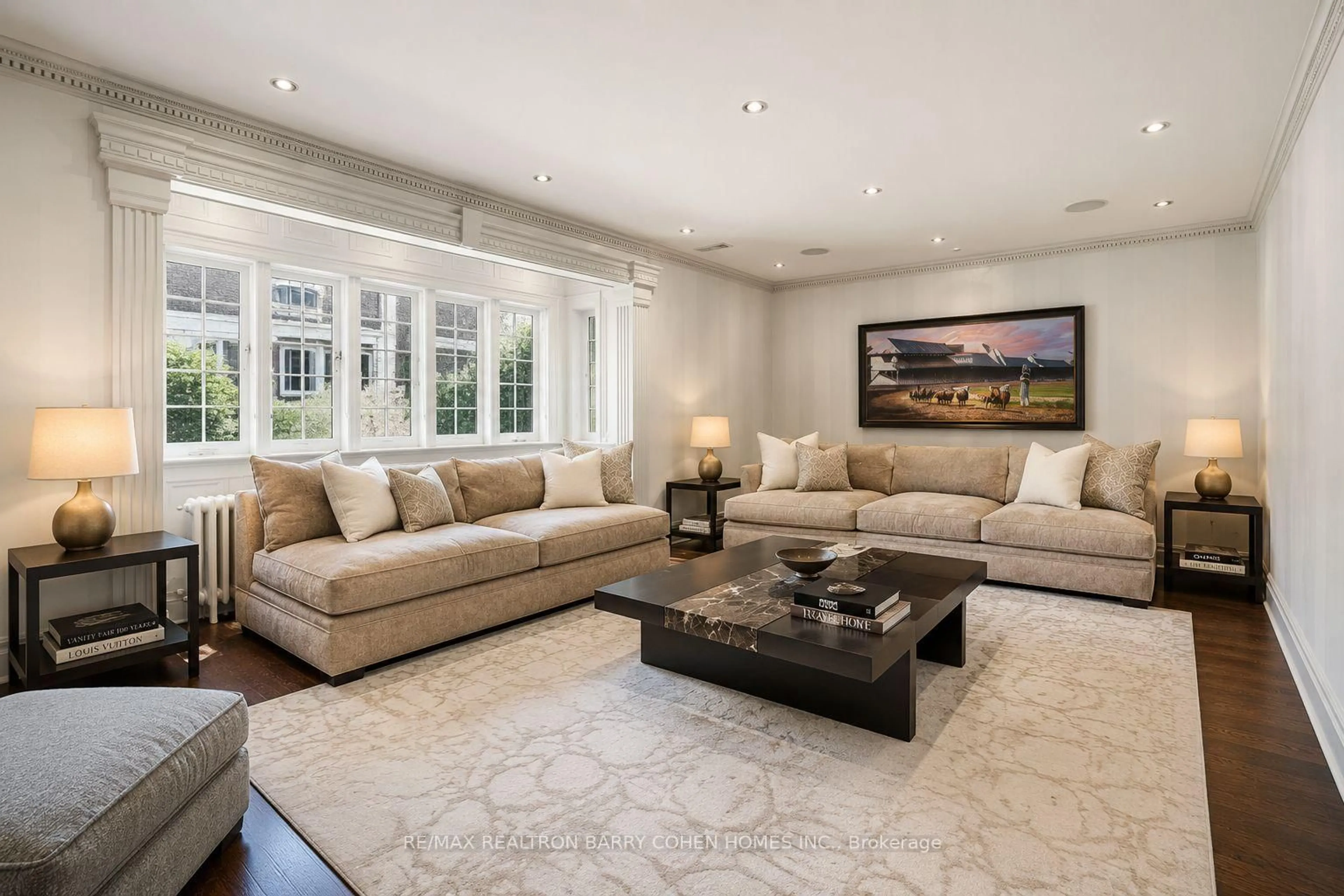 Living room with furniture, unknown for 39 Ava Rd, Toronto Ontario M5P 1Y5