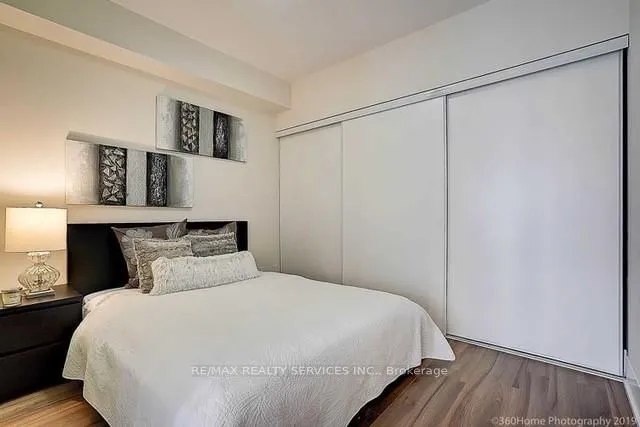 300 Front St #1608, Toronto 2