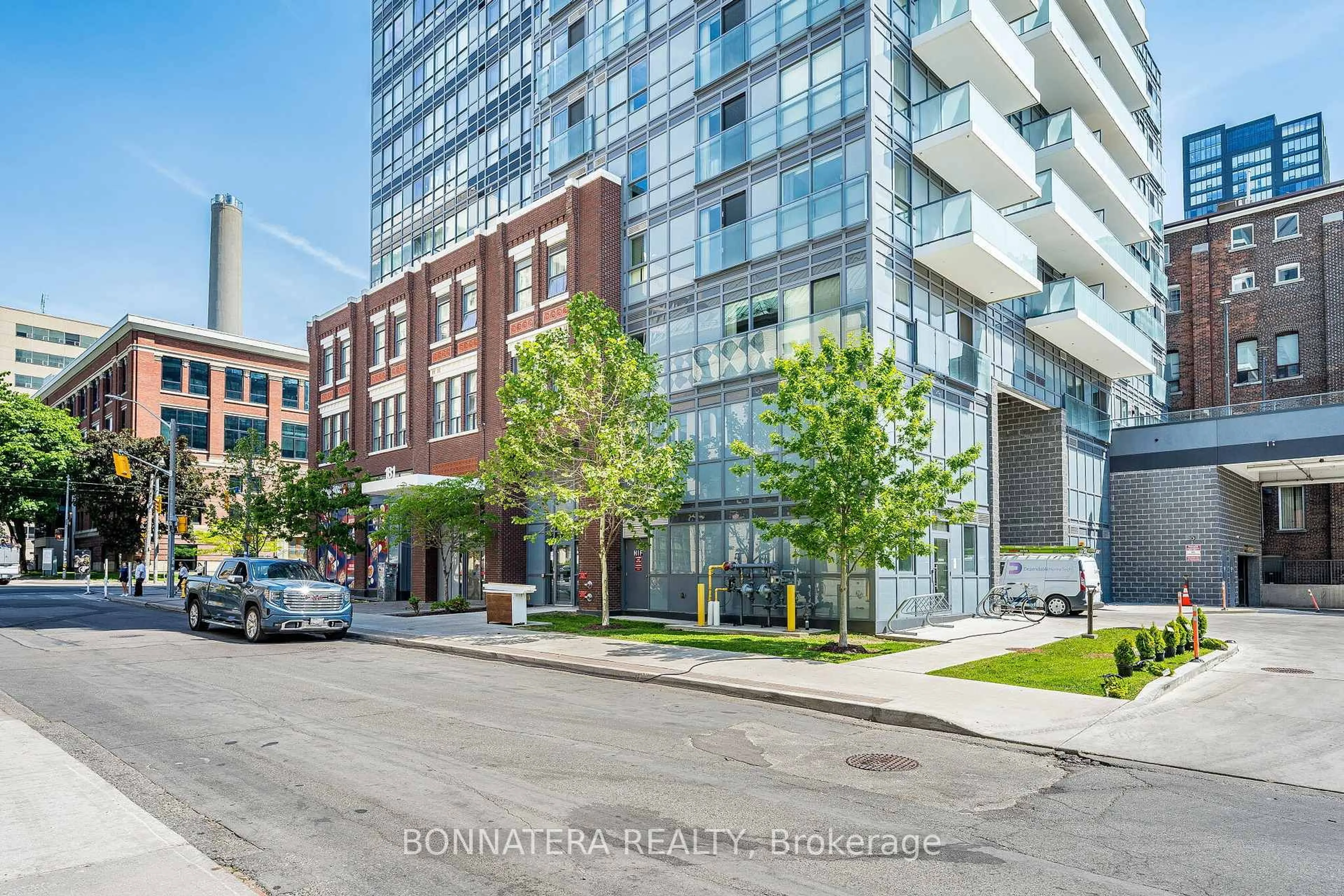 Unknown for 181 Huron St #701, Toronto Ontario M5T 2B6