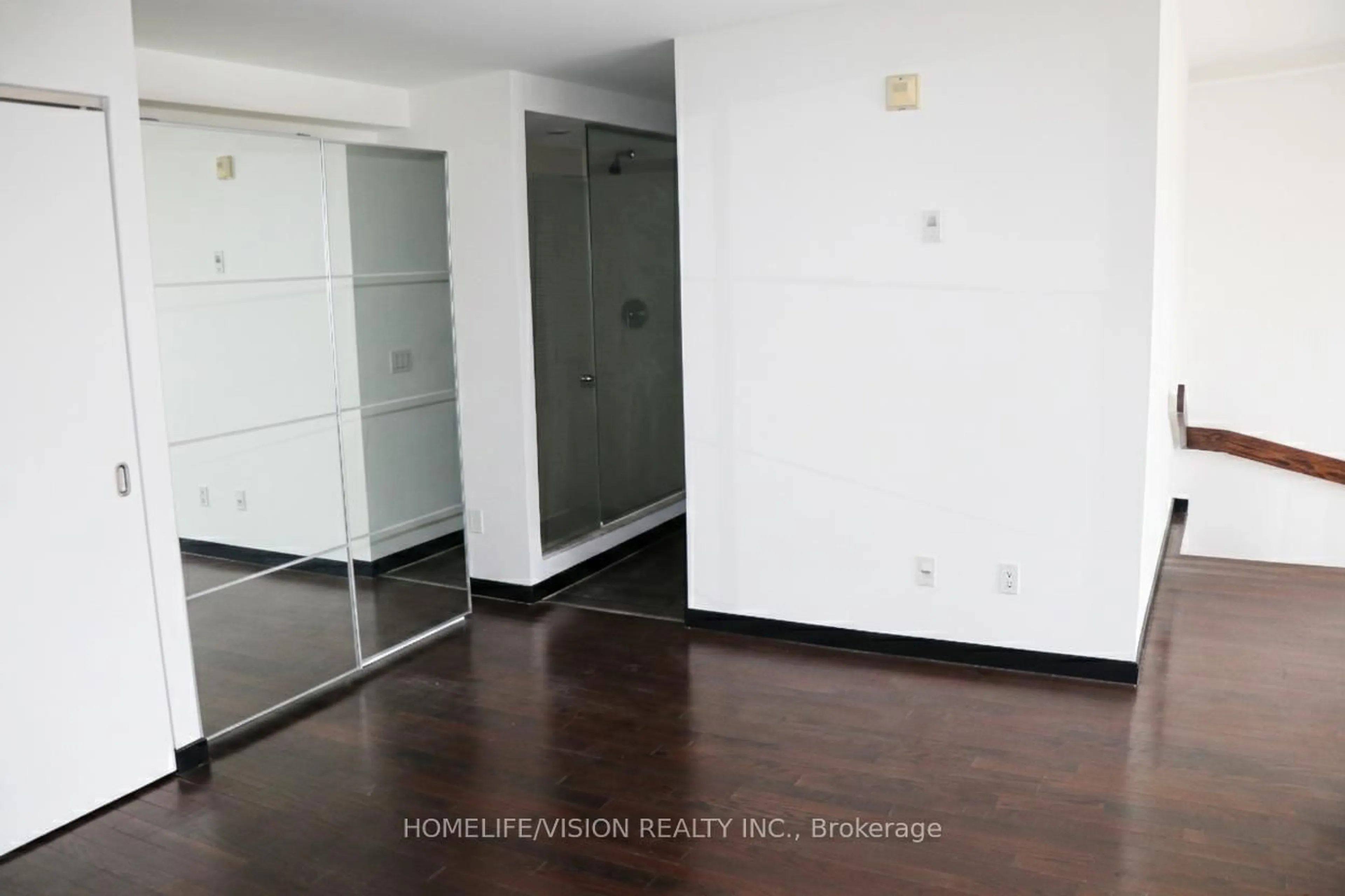 A pic of a room for 915 King St #Ph505, Toronto Ontario M6K 3M2
