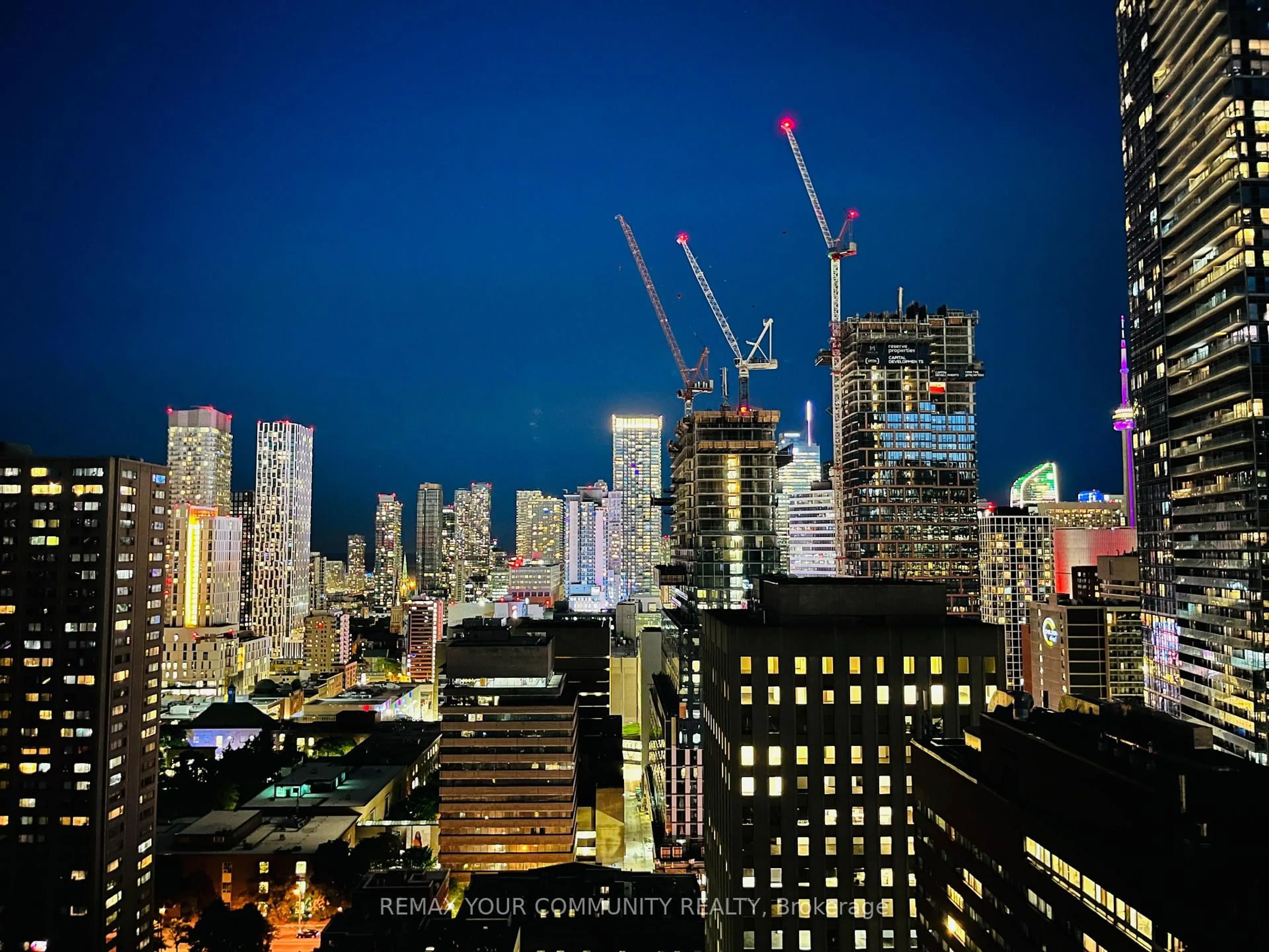 Blurry image for 21 Carlton St #2710, Toronto Ontario M5B 1L3