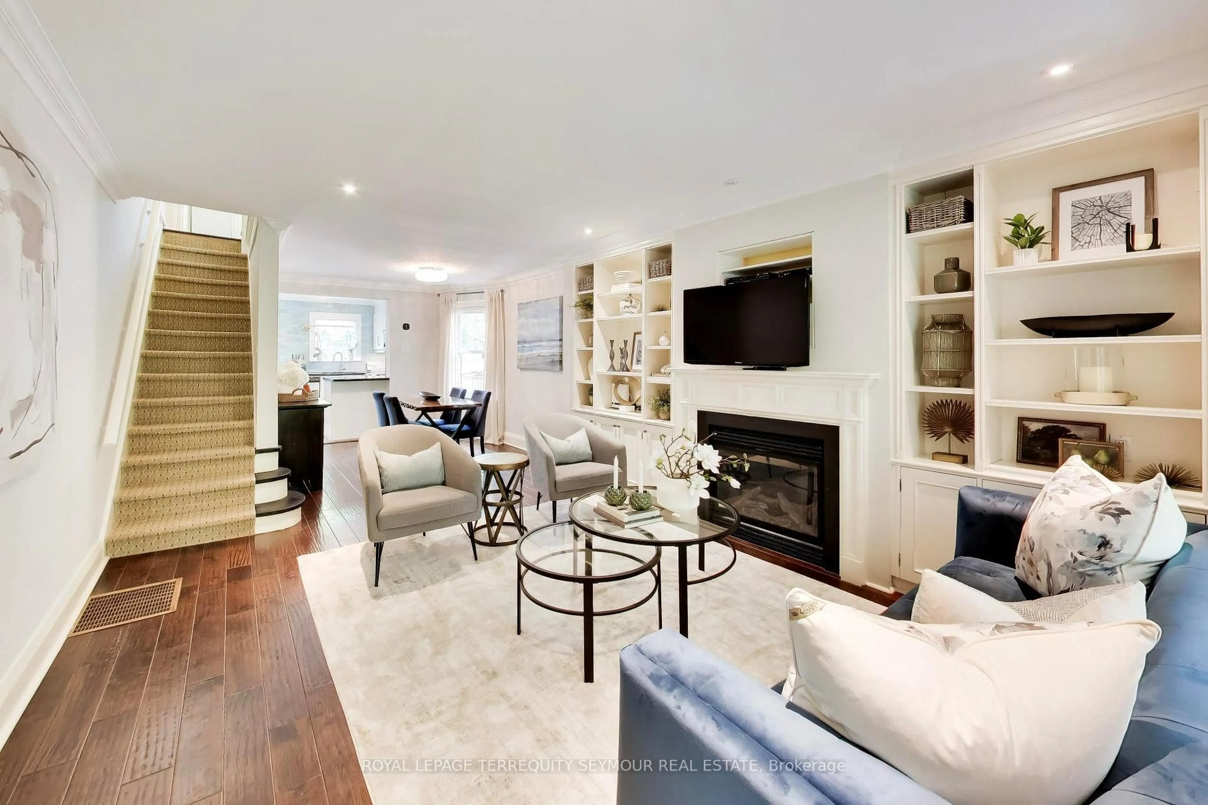 Unknown for 472 Balliol St, Toronto Ontario M4S 1E2