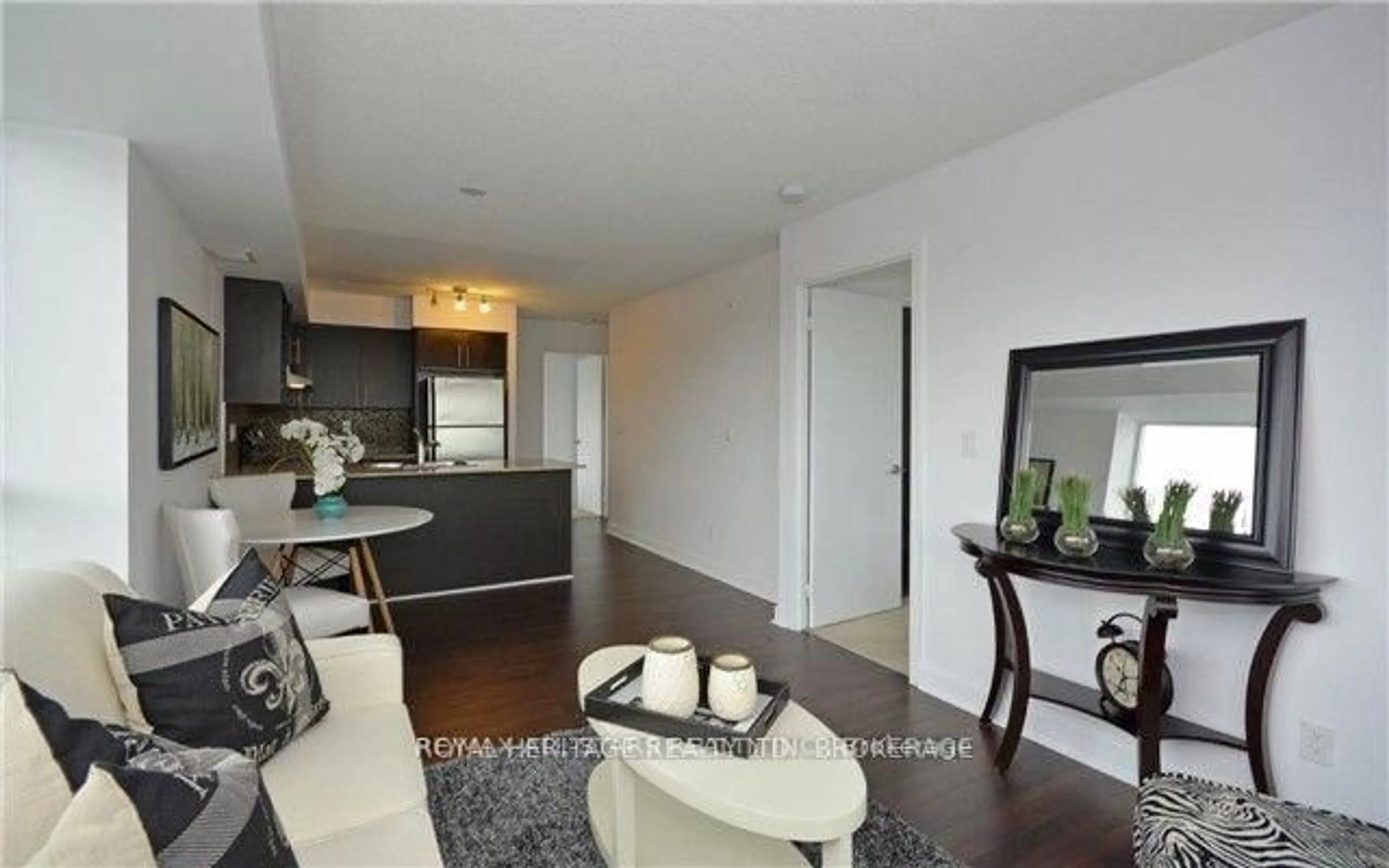 Unknown for 120 Dallimore Circ #424, Toronto Ontario M3C 4J1