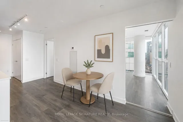 87 Peter St #1203, Toronto 5