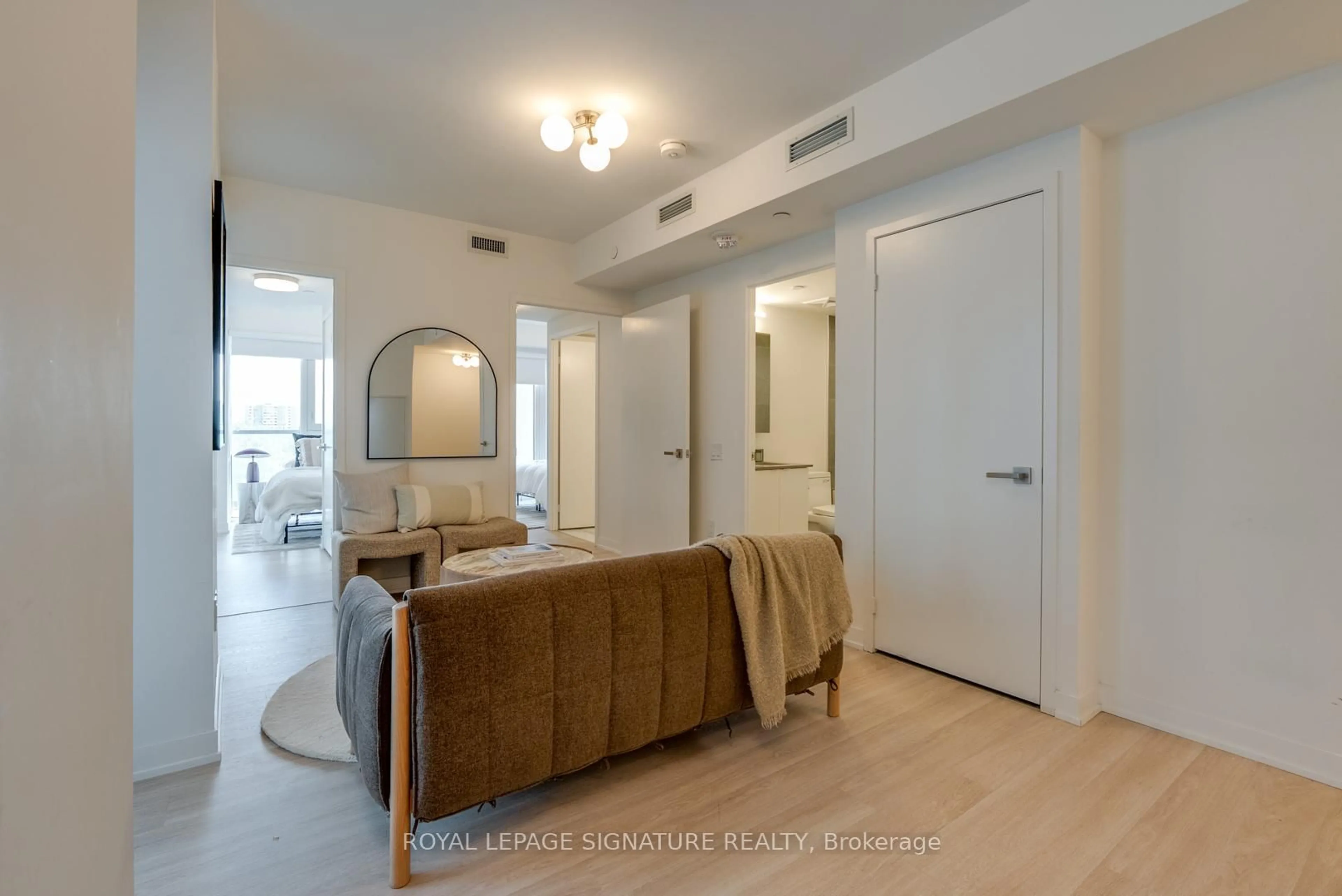 Indoor entryway for 500 Wilson Ave #616, Toronto Ontario M3H 0E5