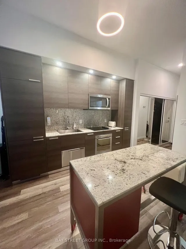 75 Canterbury Pl #102, Toronto 5