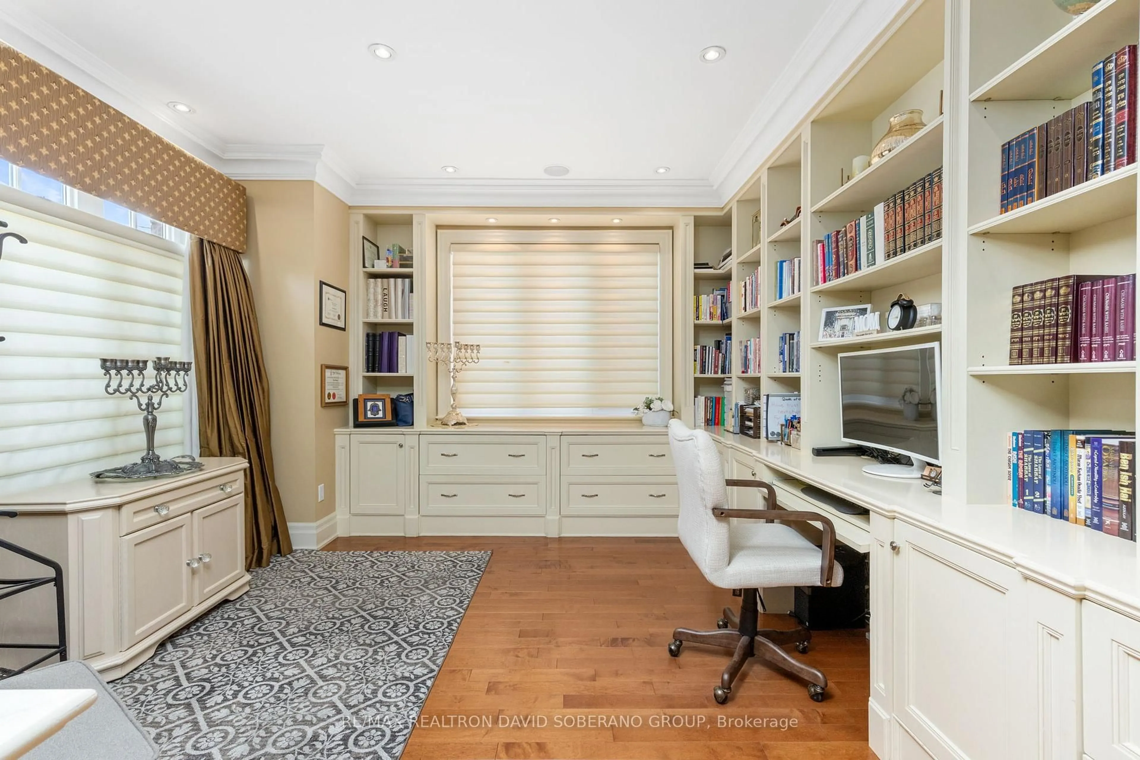 A pic of a room for 17 Marwill St, Toronto Ontario M3H 3L2