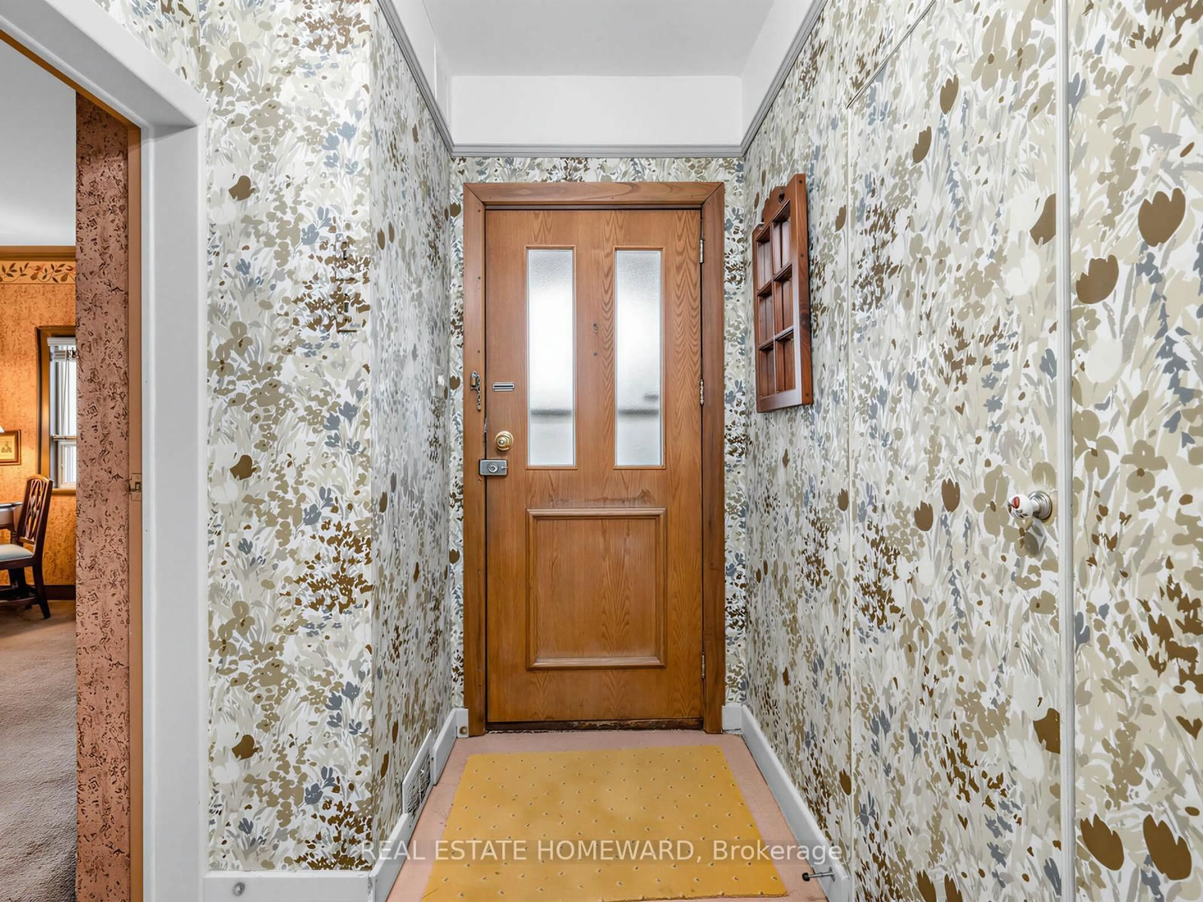 Indoor entryway for 228 Pemberton Ave, Toronto Ontario M2M 1Y8