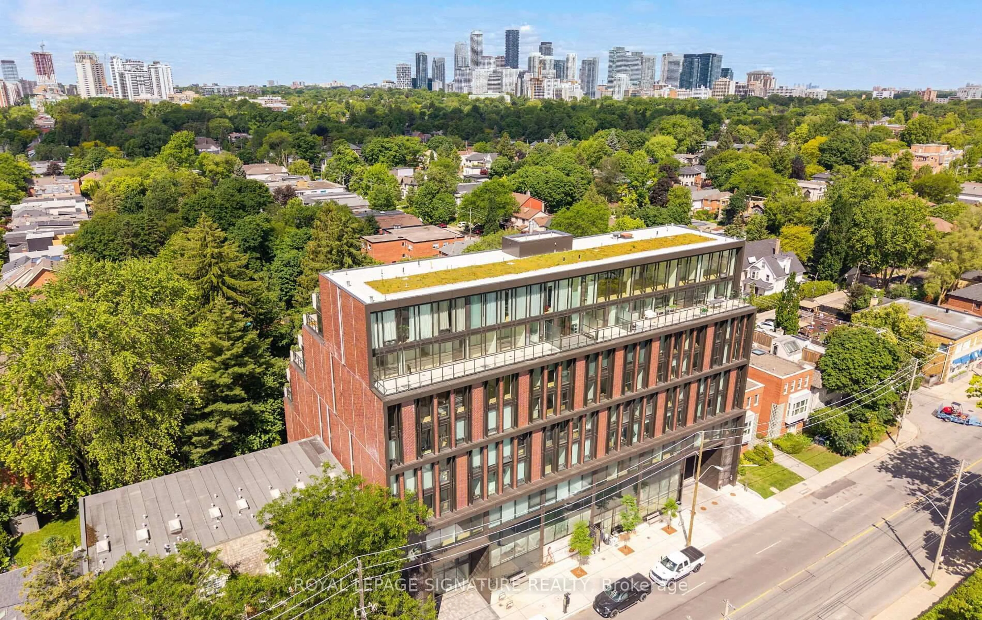 A pic from outside/outdoor area/front of a property/back of a property/a pic from drone, city buildings view from balcony for 1414 Bayview Ave #407, Toronto Ontario M4G 0E2