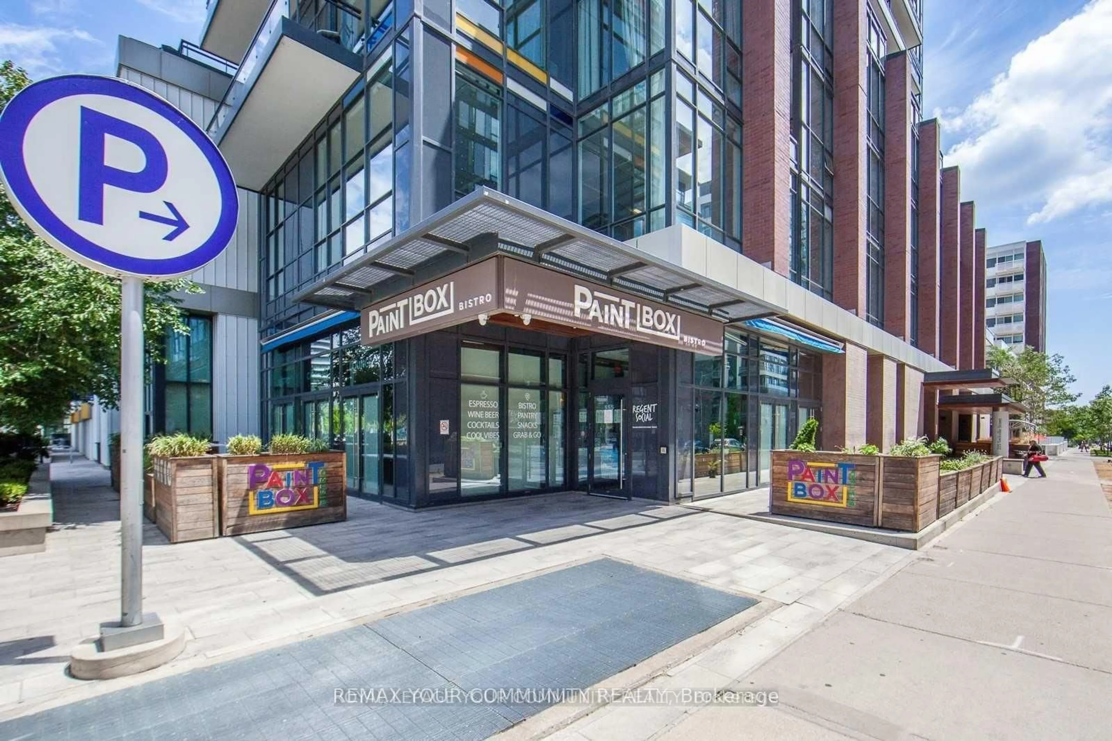 Indoor foyer for 225 Sackville St #1511, Toronto Ontario M5A 0B9