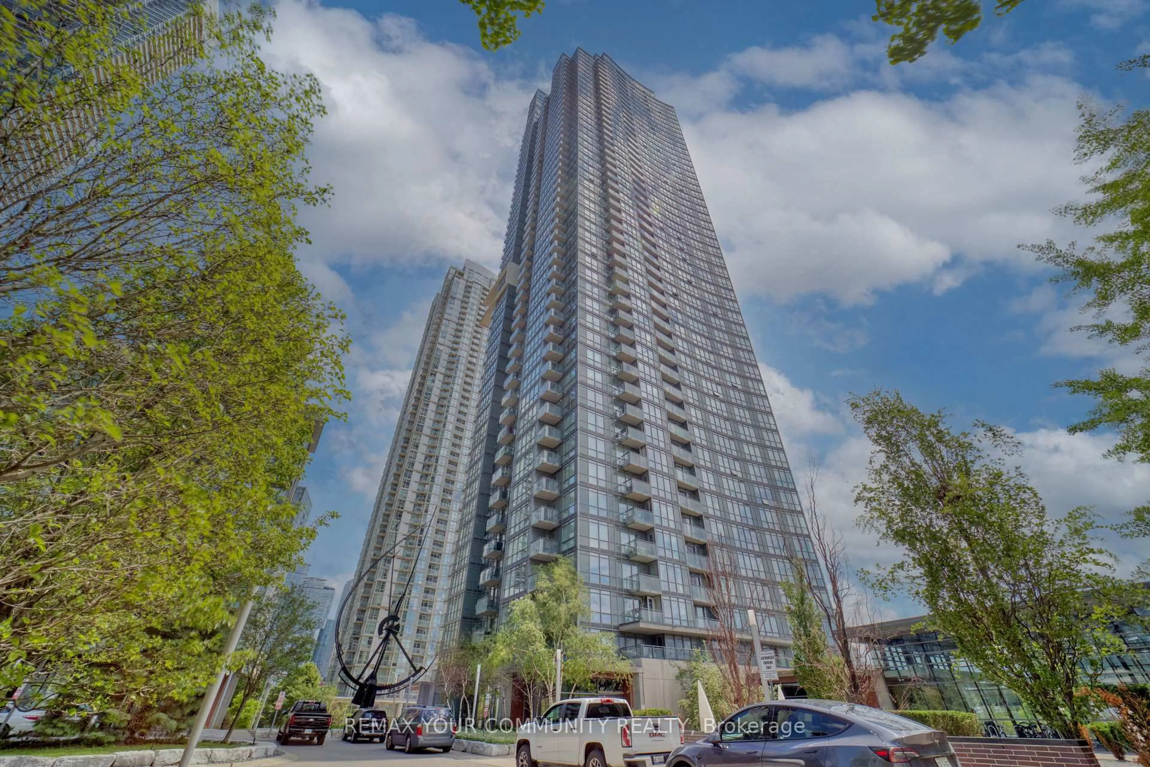 Patio, building for 11 Brunel Crt #2809, Toronto Ontario M5V 3Y3