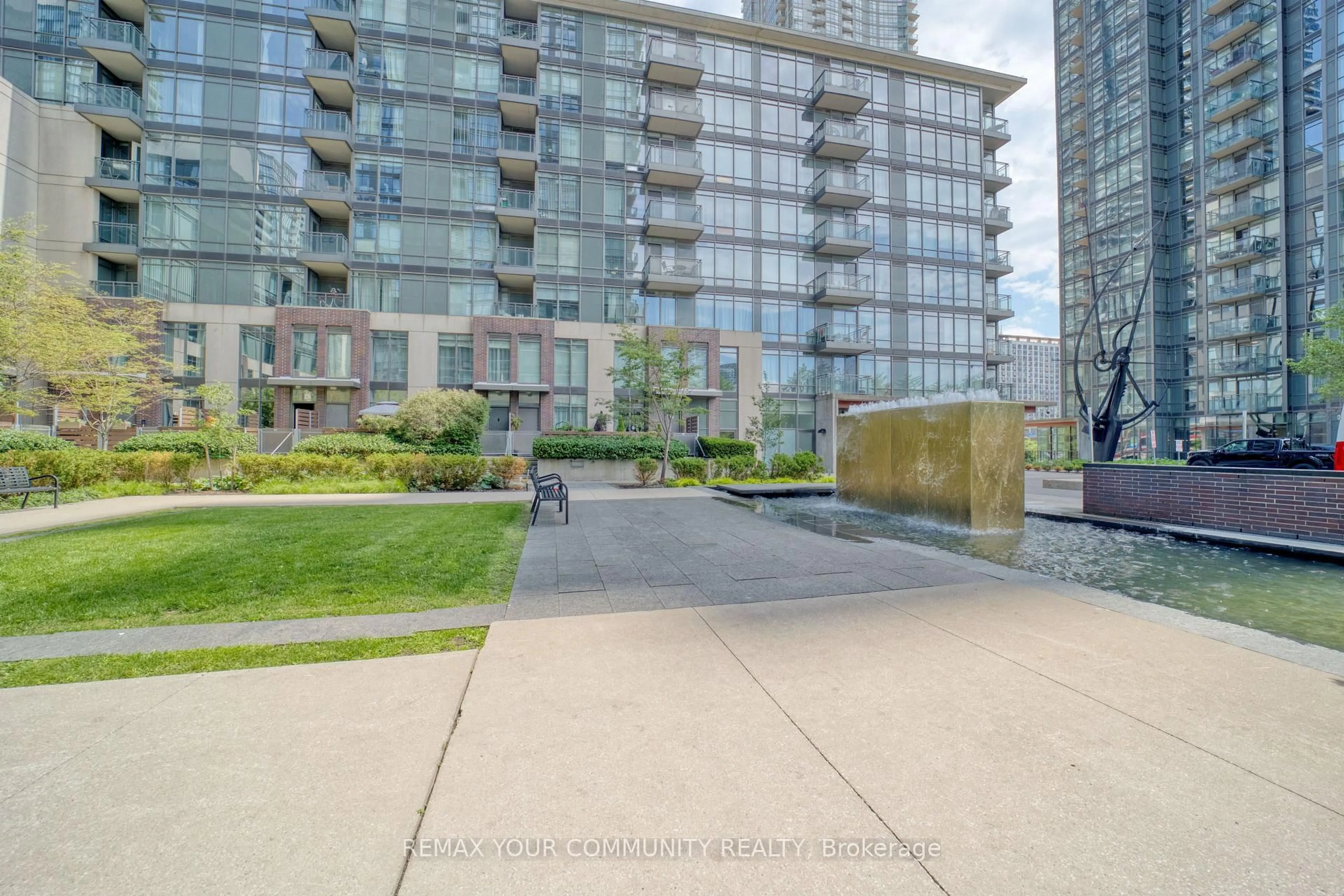 Patio, unknown for 11 Brunel Crt #2809, Toronto Ontario M5V 3Y3