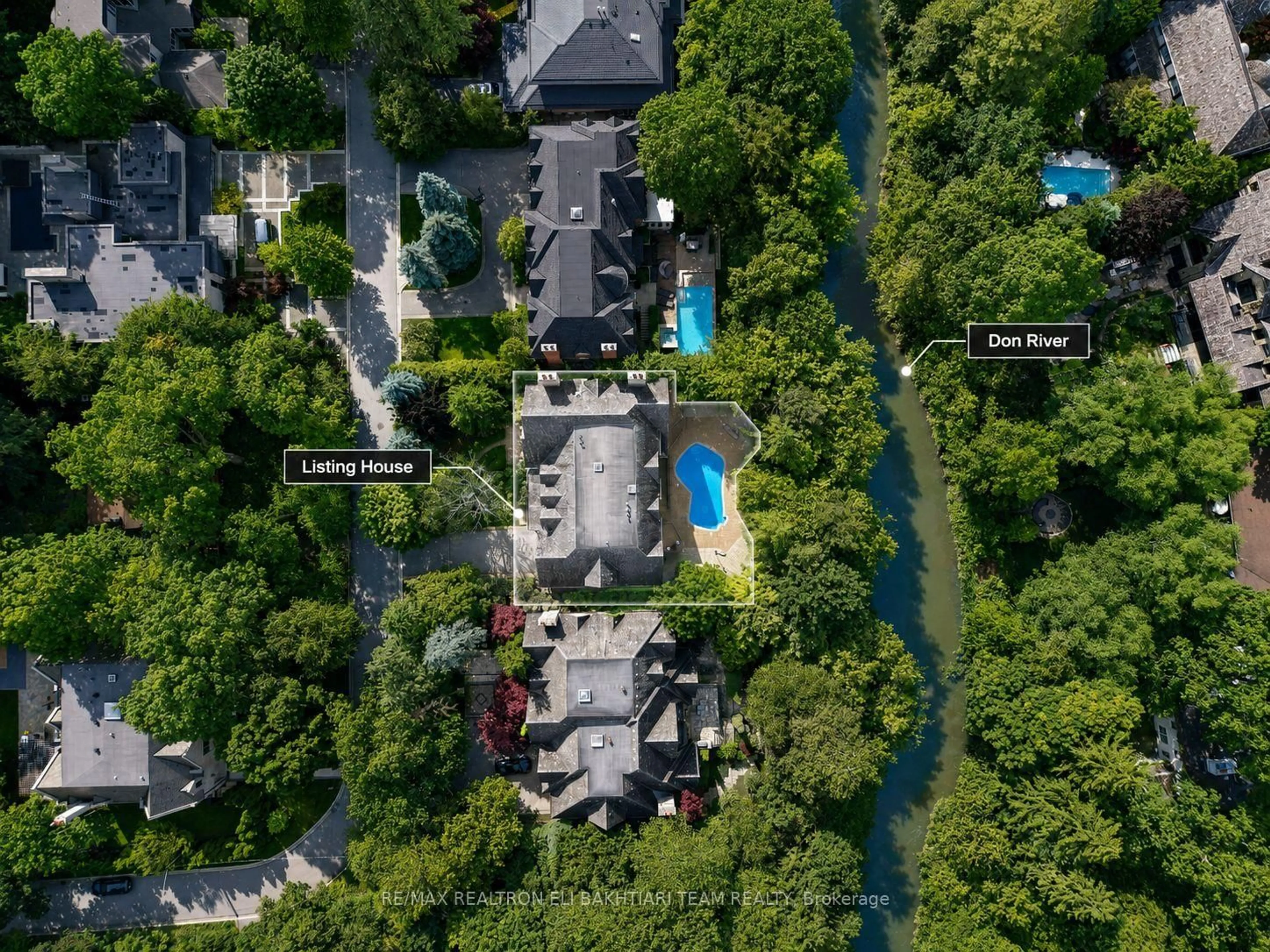 A pic from outside/outdoor area/front of a property/back of a property/a pic from drone, water/lake/river/ocean view for 14 St Margarets Dr, Toronto Ontario M4N 3E5