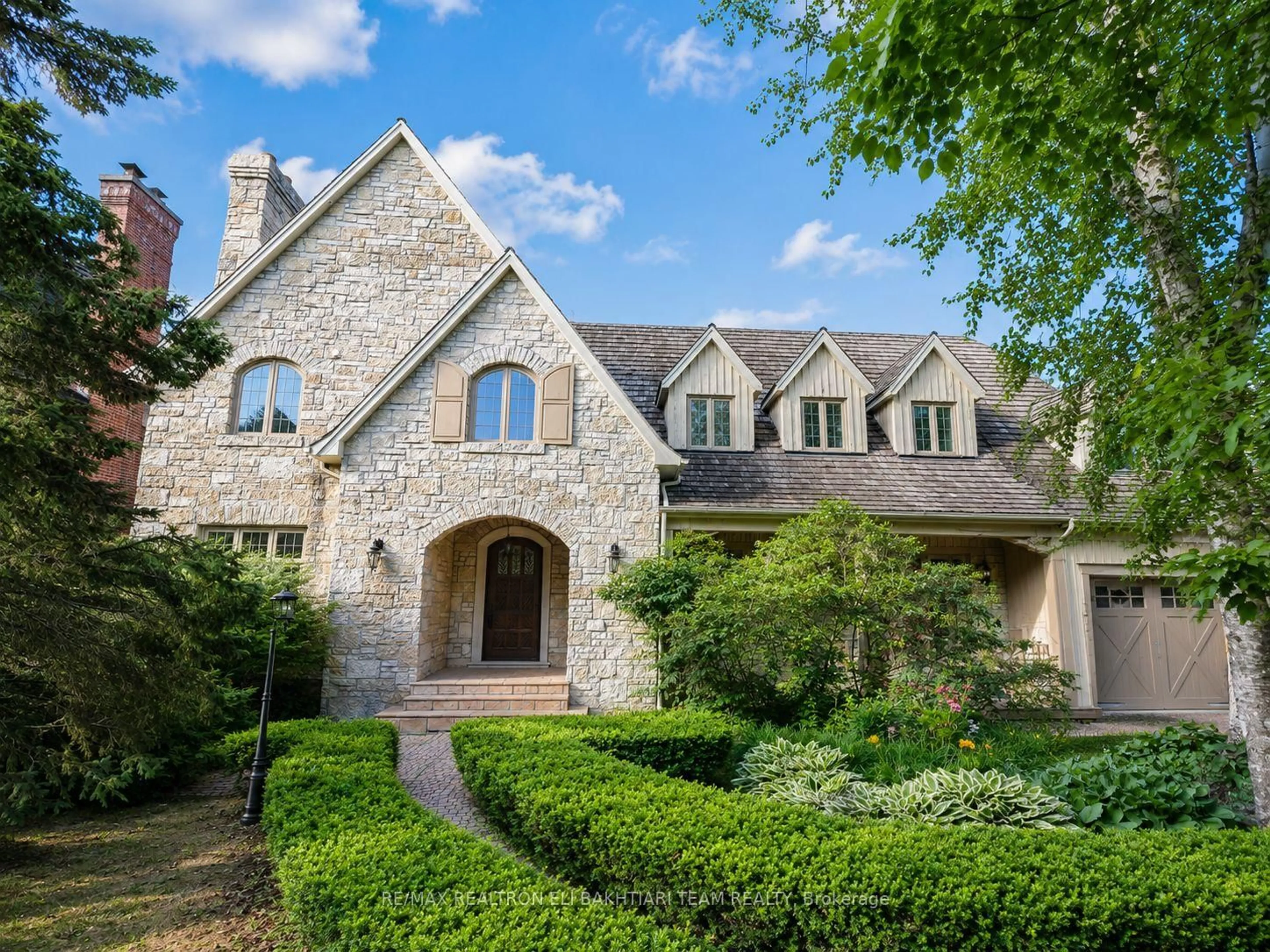 Home with brick exterior material, street for 14 St Margarets Dr, Toronto Ontario M4N 3E5